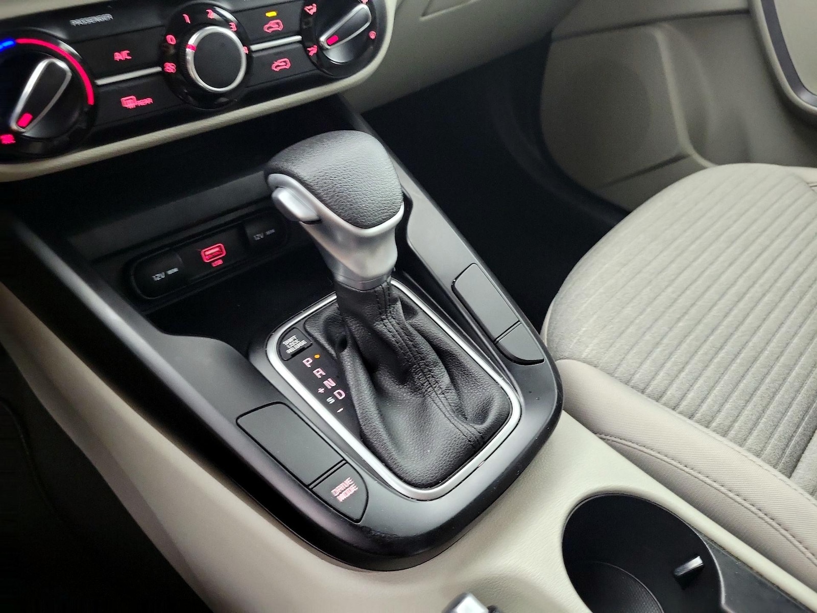 2021 Kia Soul S - Photo 18