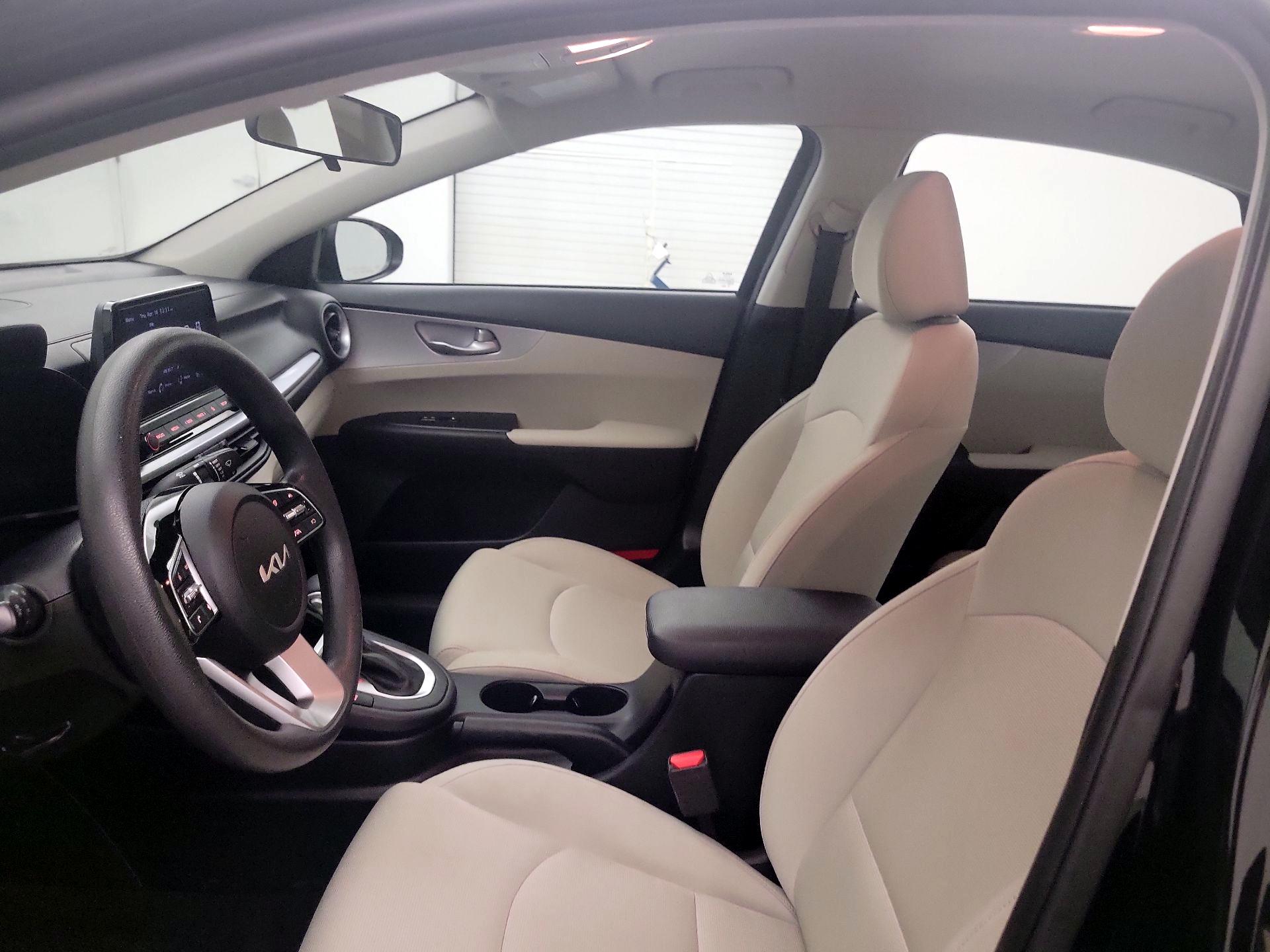 Thumbnail: 2023 Kia Forte - 11