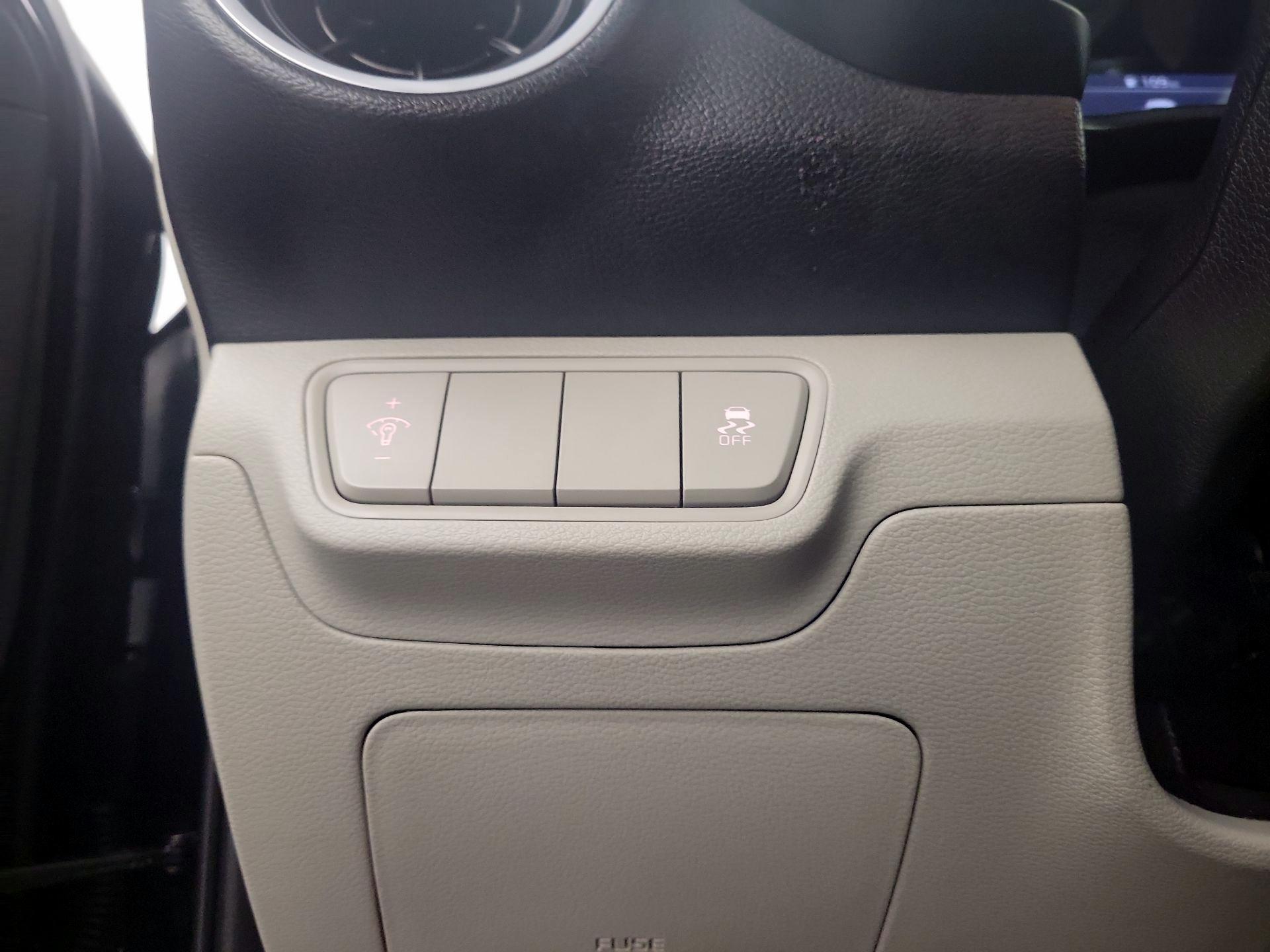 Thumbnail: 2023 Kia Forte - 13