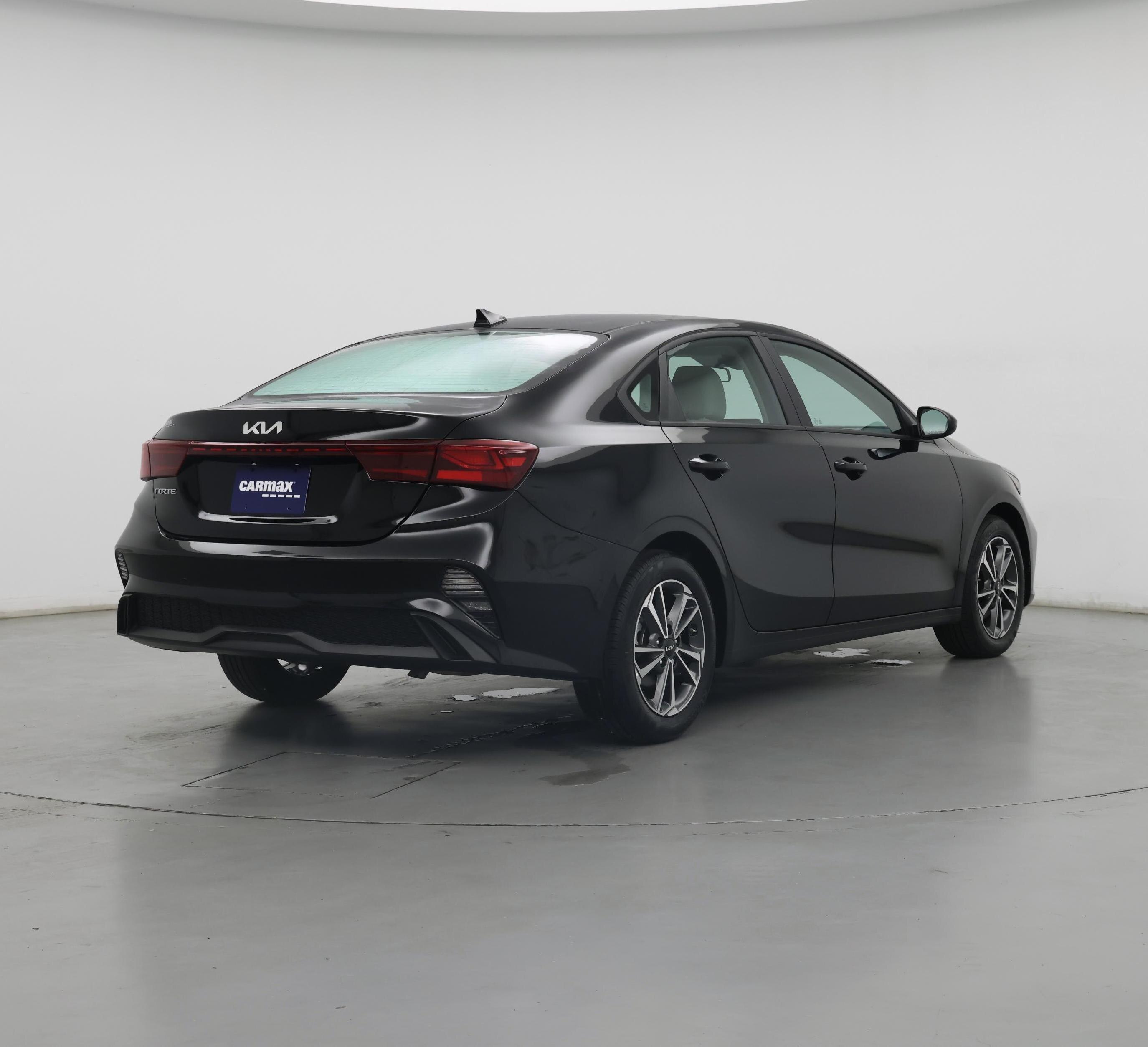 Thumbnail: 2023 Kia Forte - 8