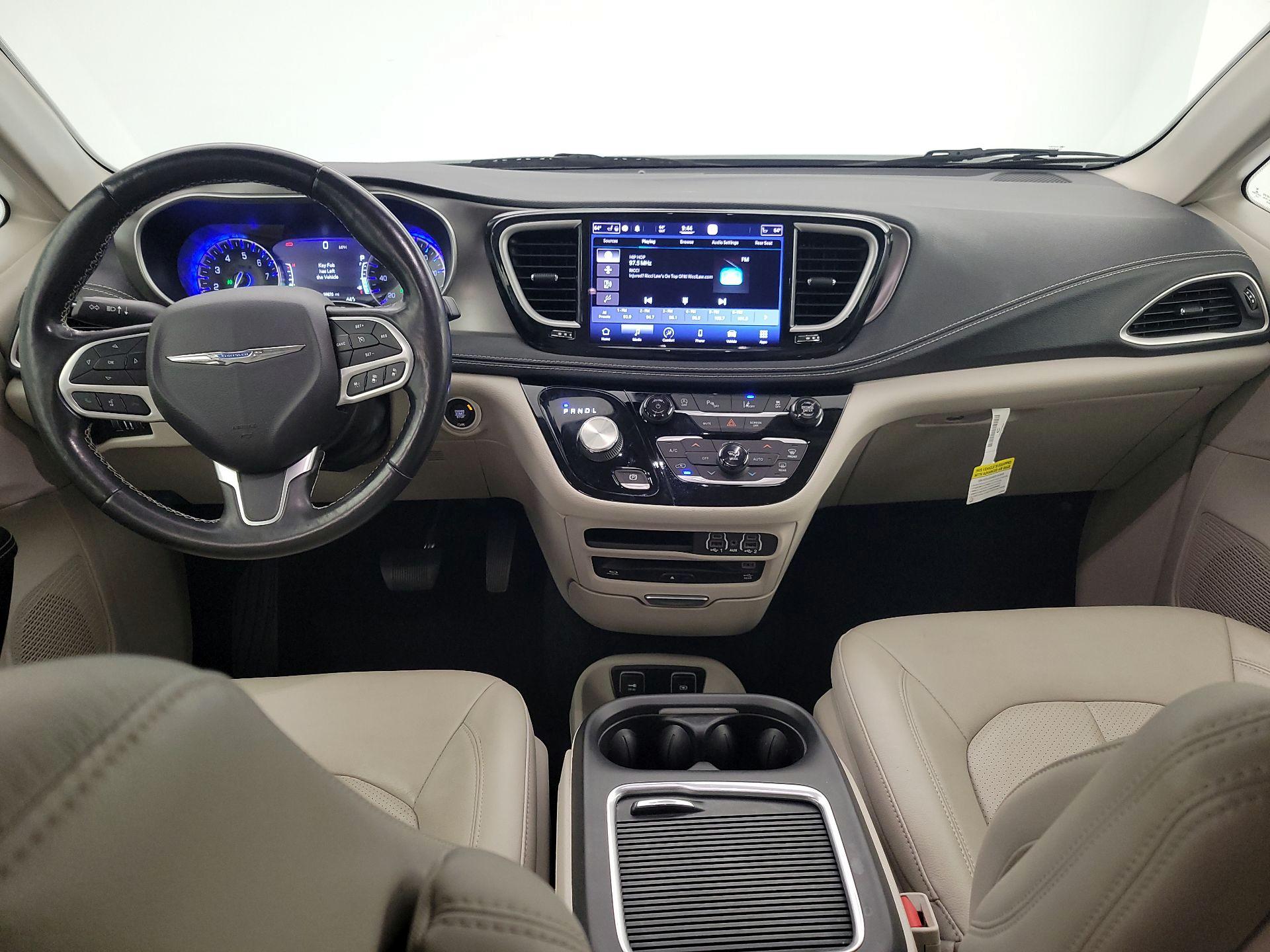 Thumbnail: 2021 Chrysler Pacifica - 9