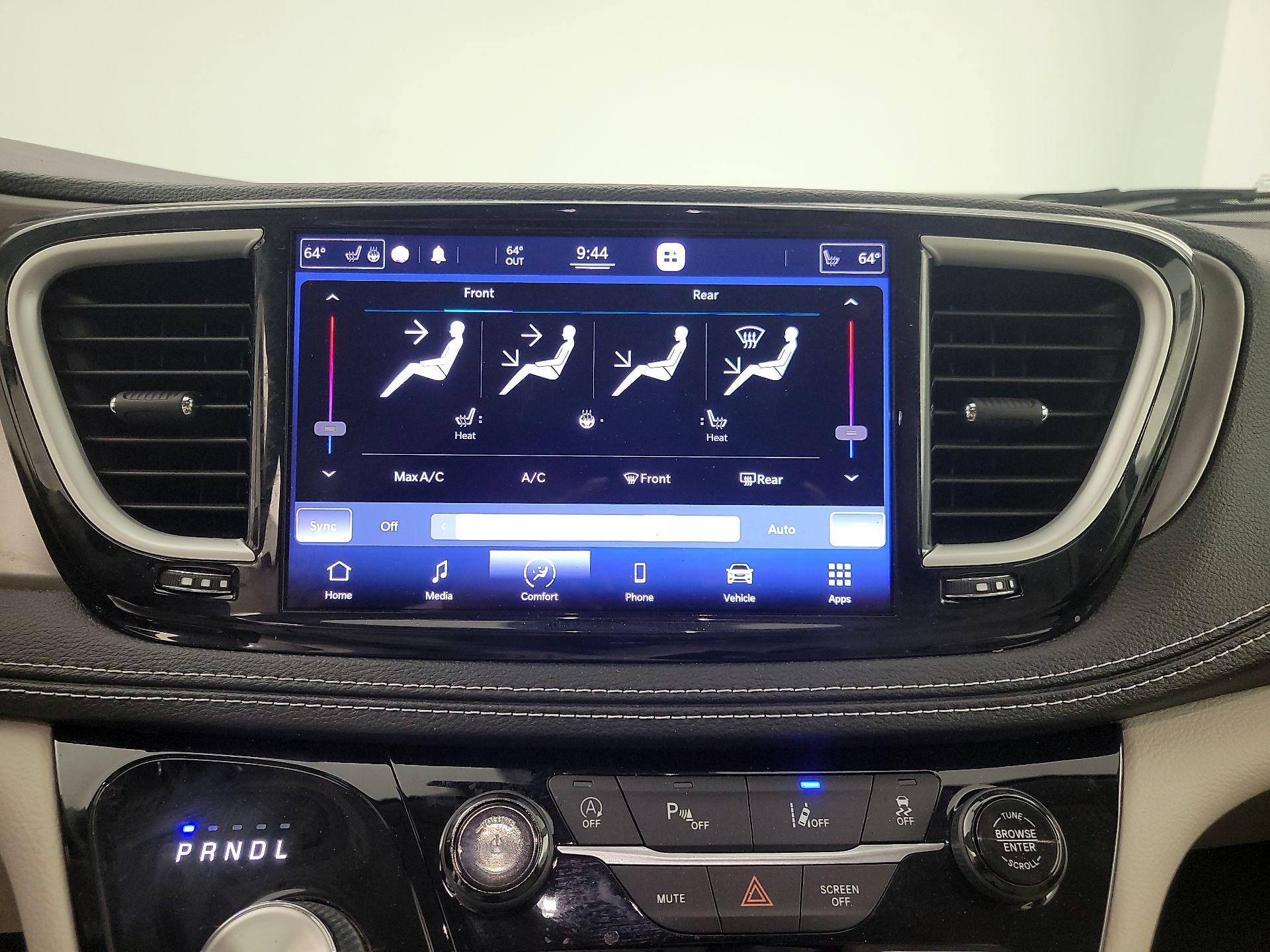 Thumbnail: 2021 Chrysler Pacifica - 16