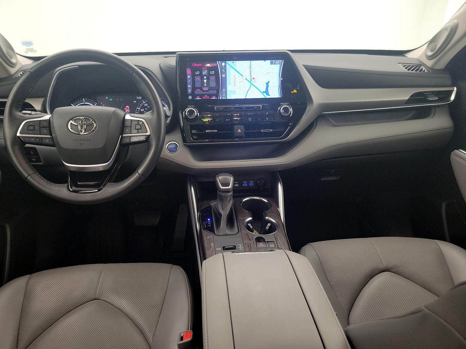 Thumbnail: 2022 Toyota Highlander - 9