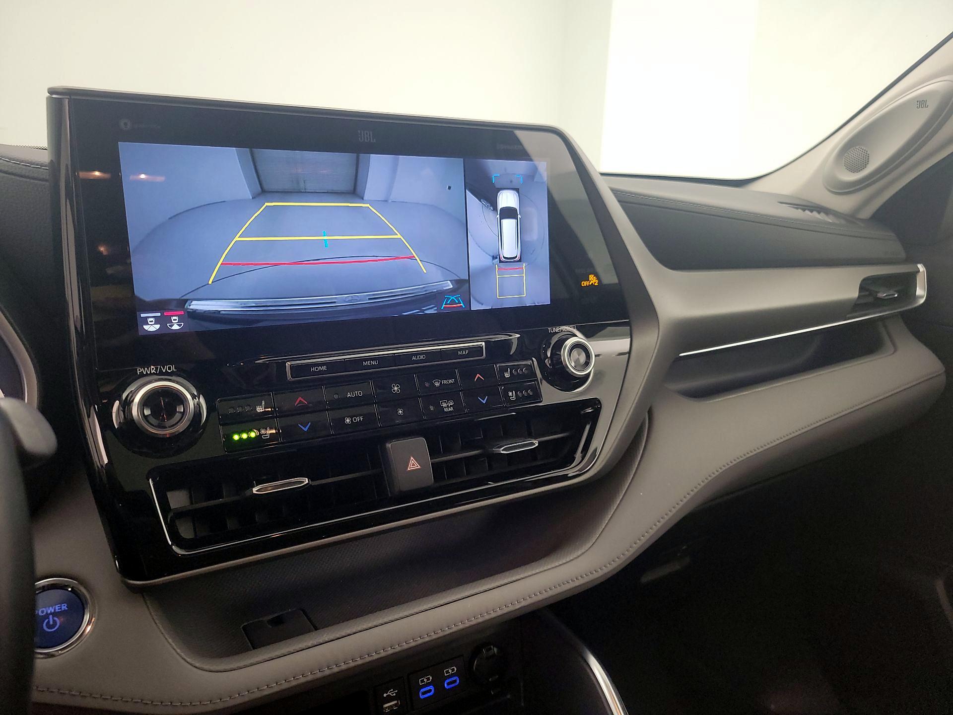 Thumbnail: 2022 Toyota Highlander - 15