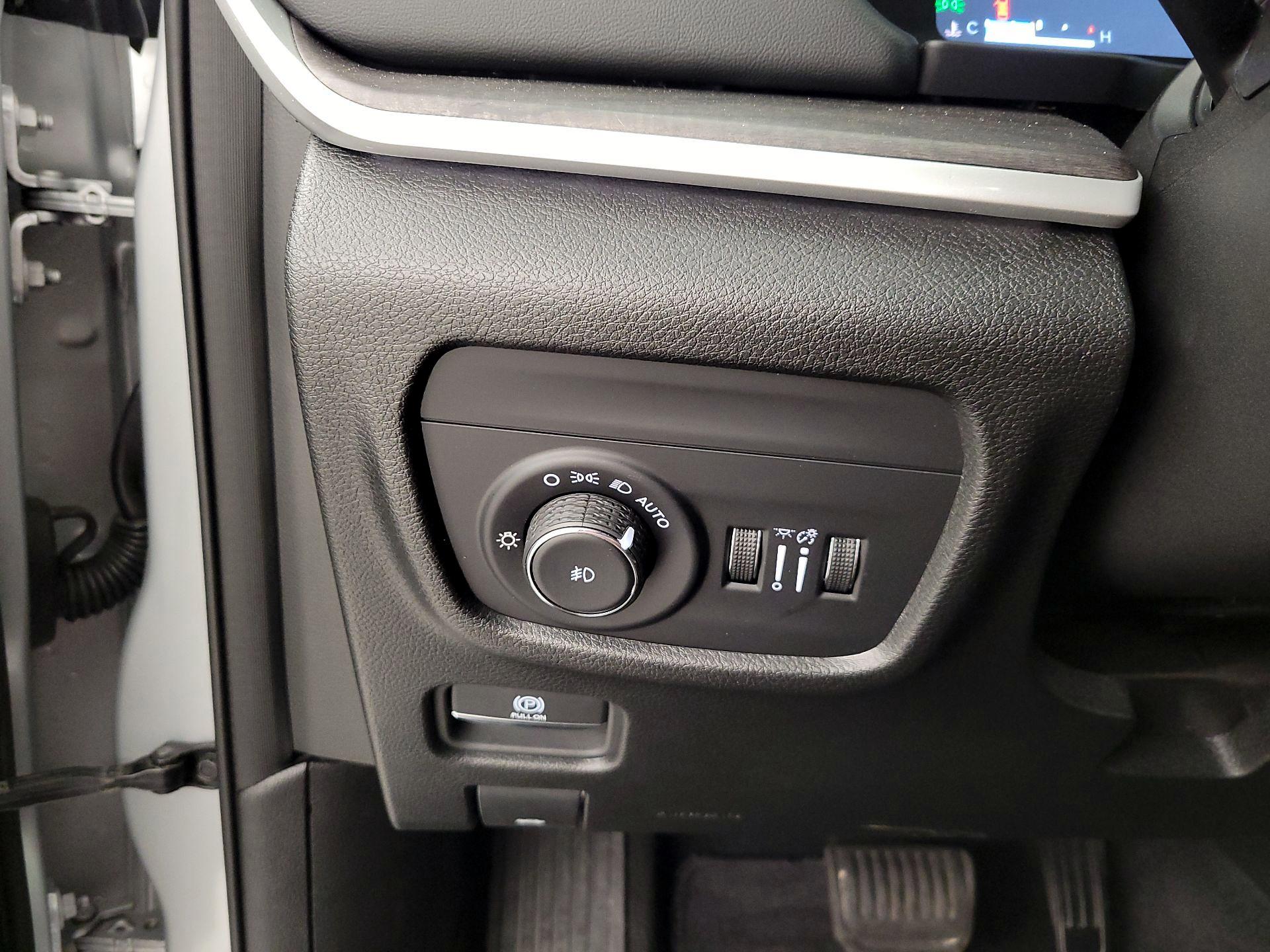 Thumbnail: 2023 Jeep Grand Cherokee - 13