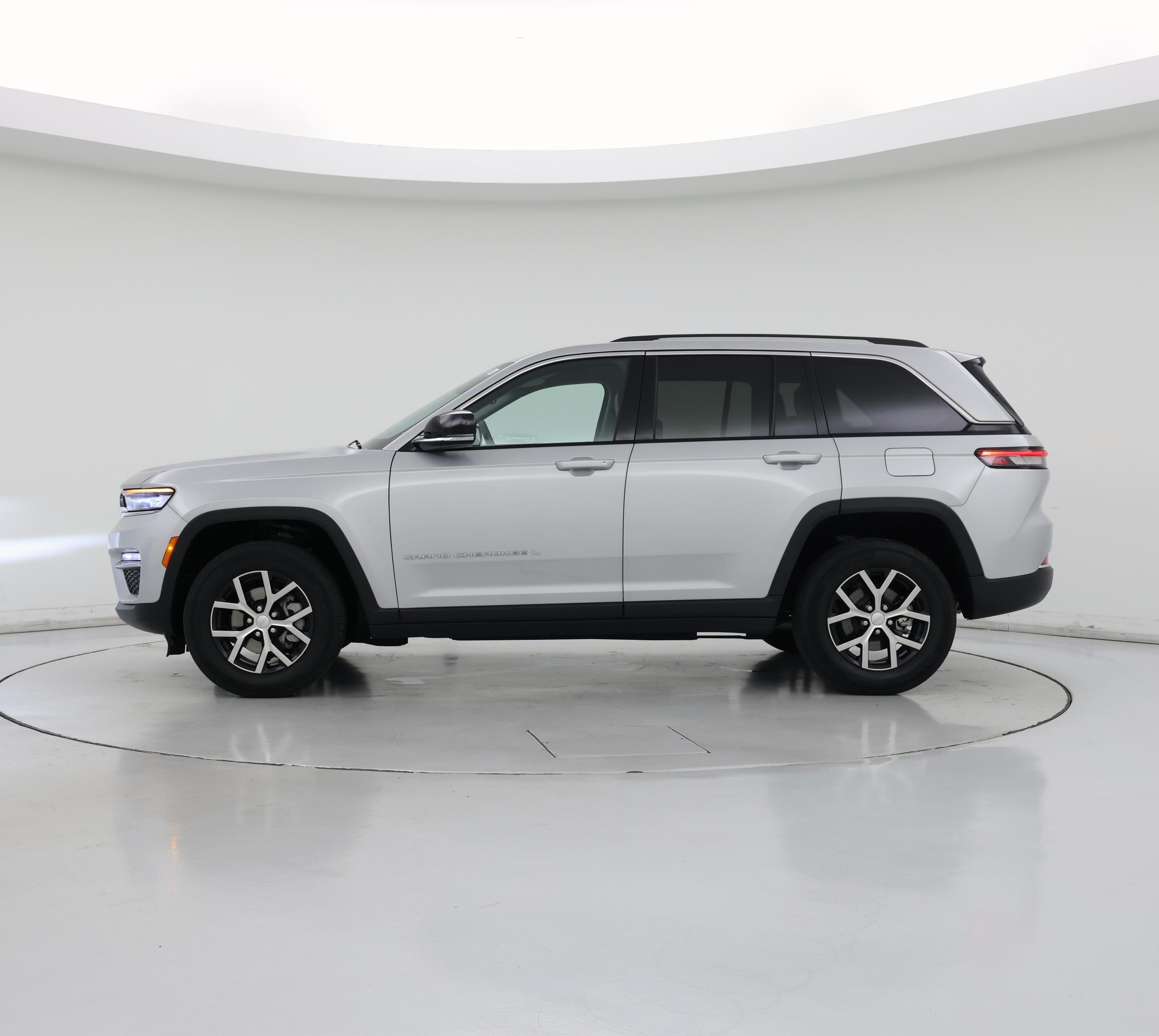 Thumbnail: 2023 Jeep Grand Cherokee - 3