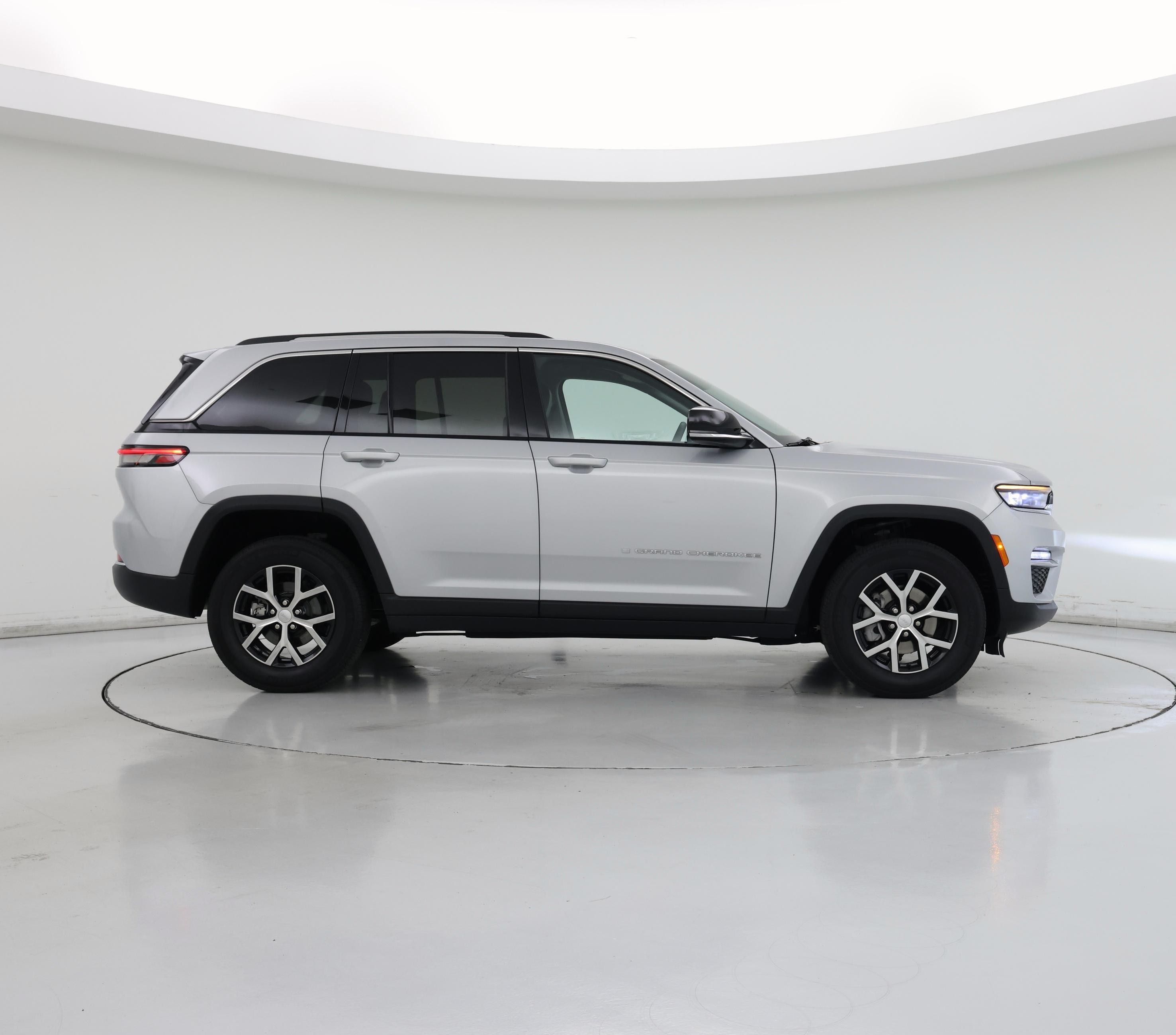 Thumbnail: 2023 Jeep Grand Cherokee - 7