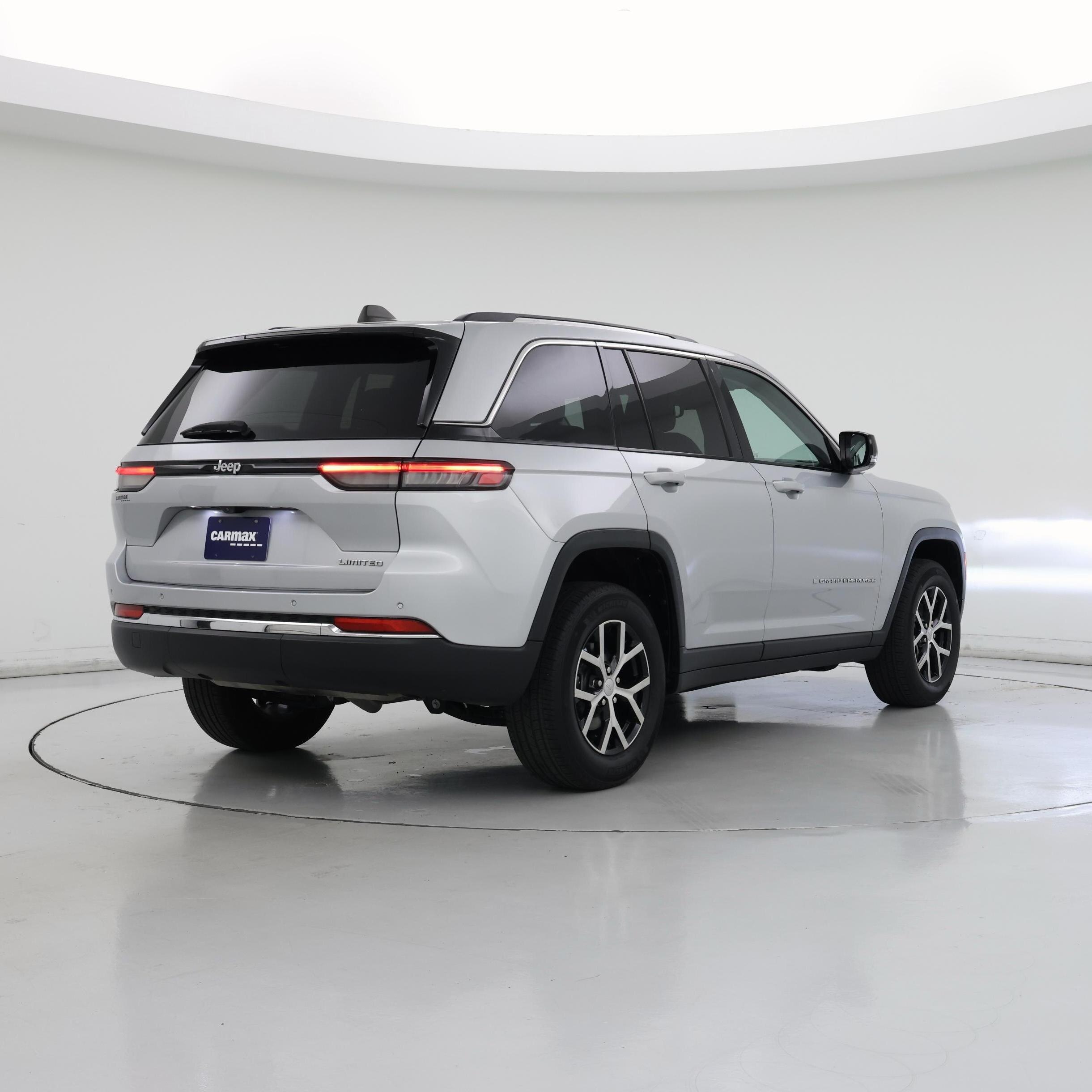 Thumbnail: 2023 Jeep Grand Cherokee - 8