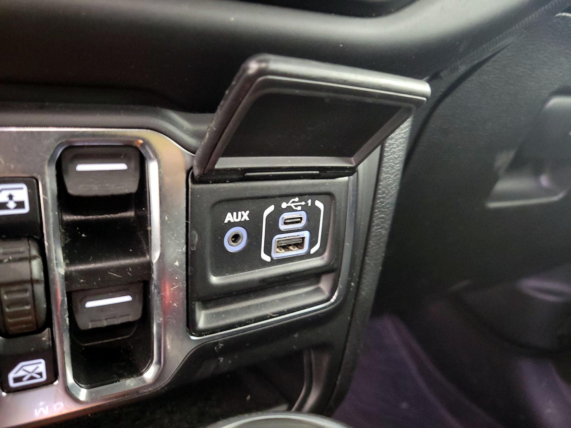 Thumbnail: 2021 Jeep Wrangler - 18