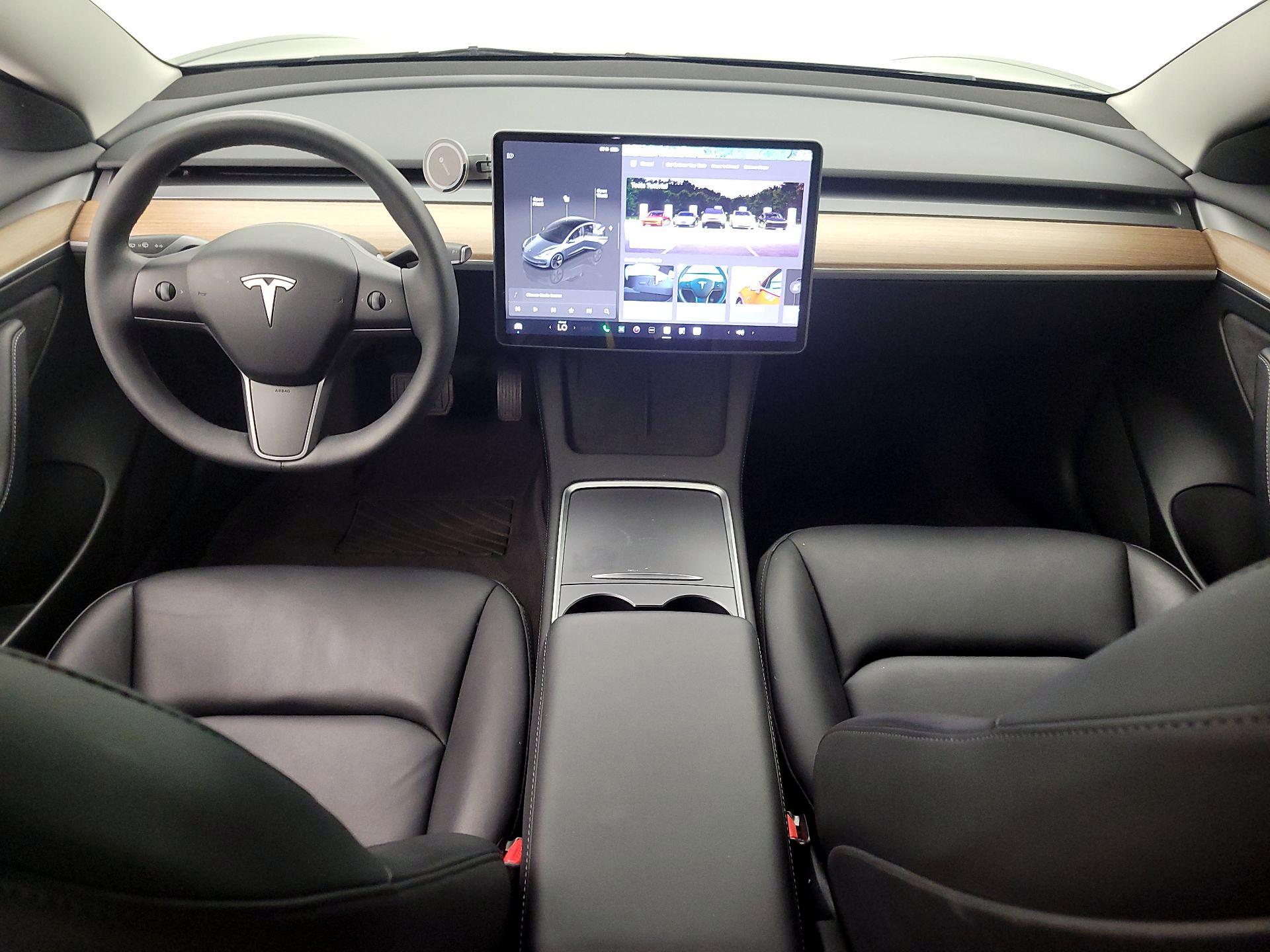 Thumbnail: 2023 Tesla Model 3 - 9