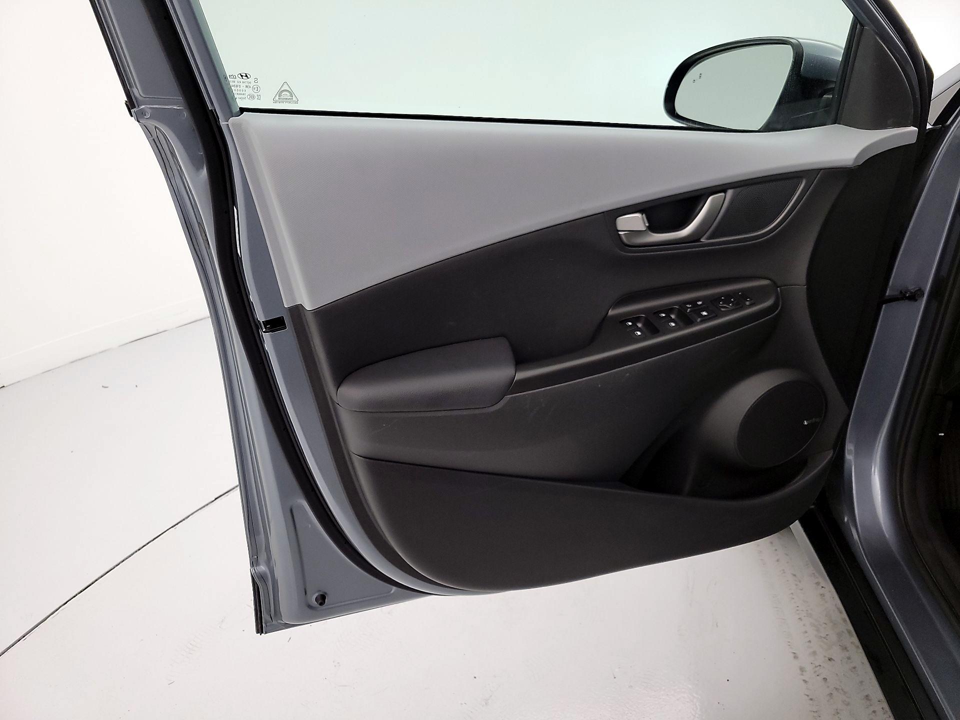 Thumbnail: 2020 Hyundai Kona - 12