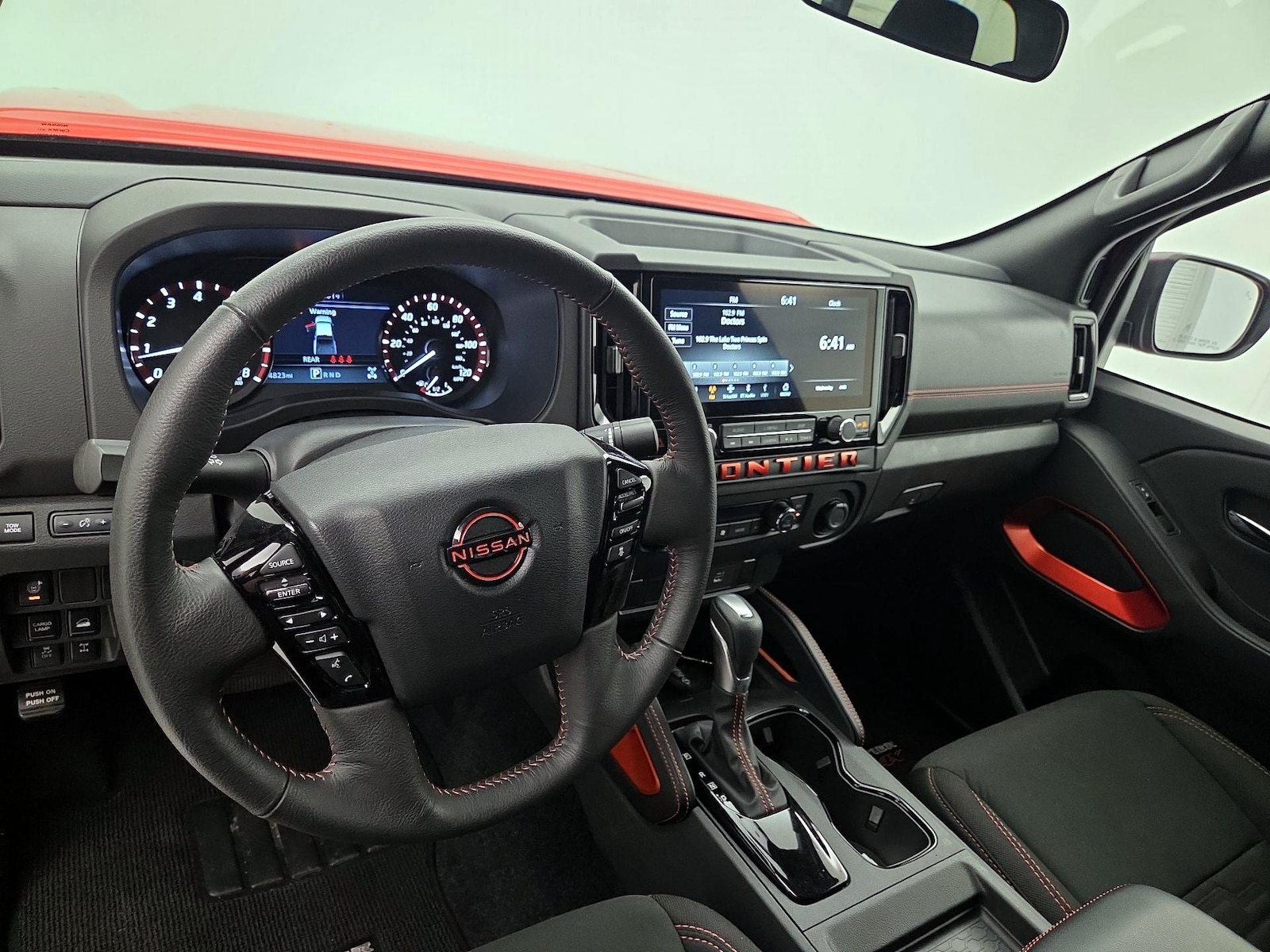2025 Nissan Frontier PRO-4X - Photo 10