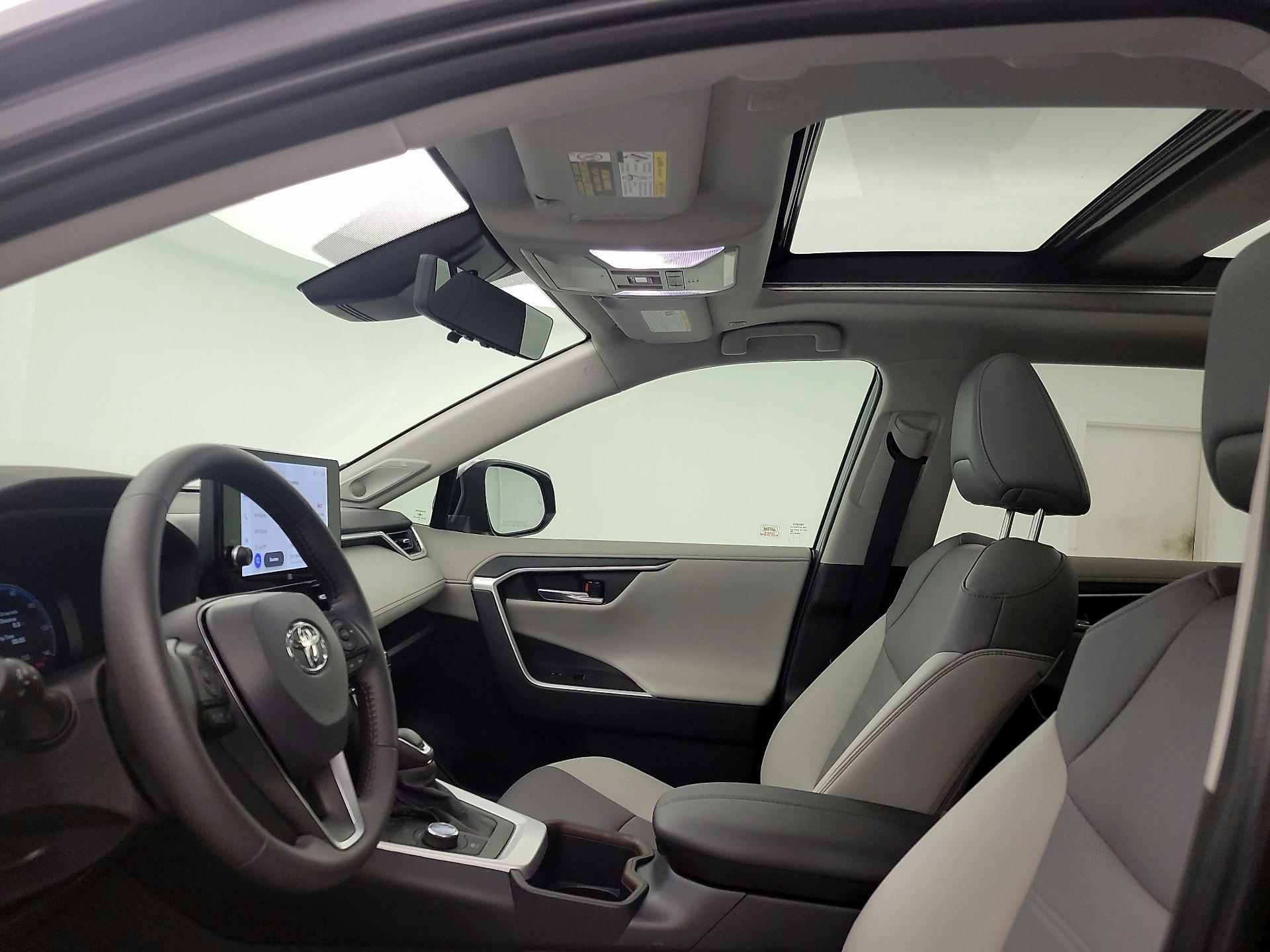 Thumbnail: 2025 Toyota RAV4 - 19