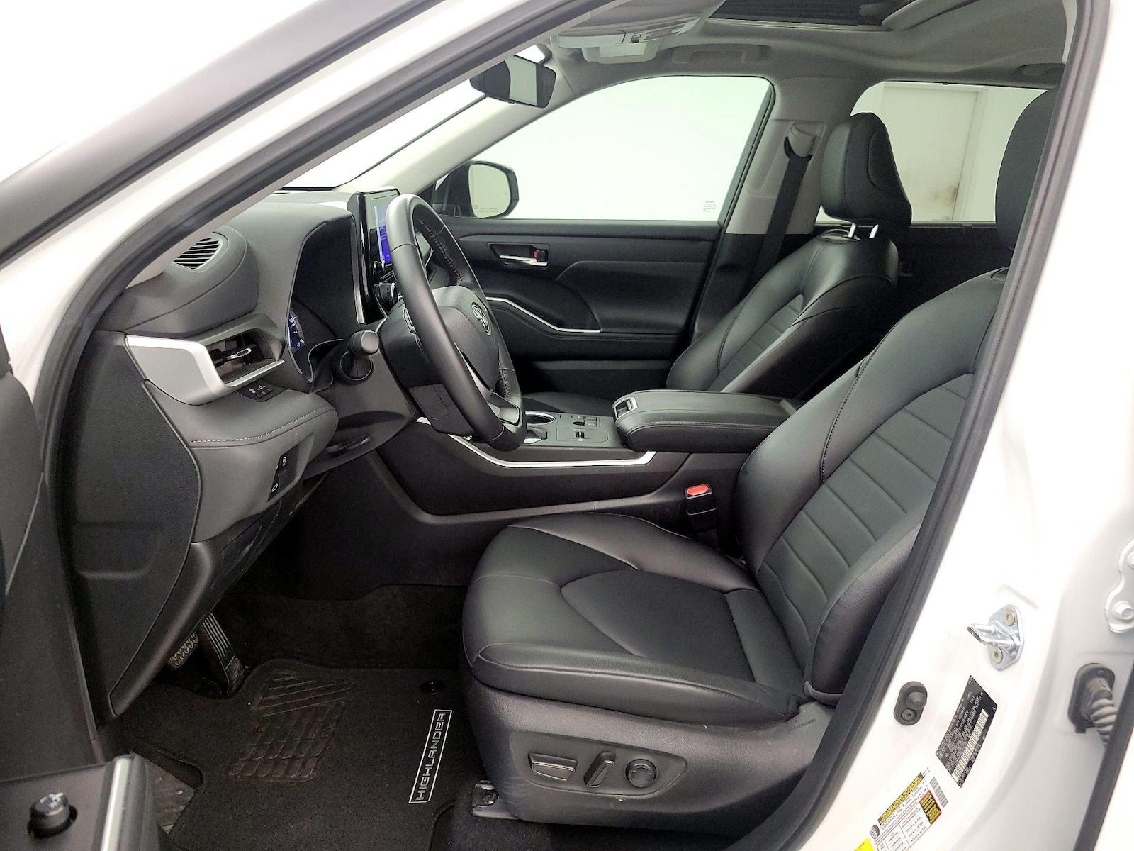 2024 Toyota Highlander XLE - Photo 12