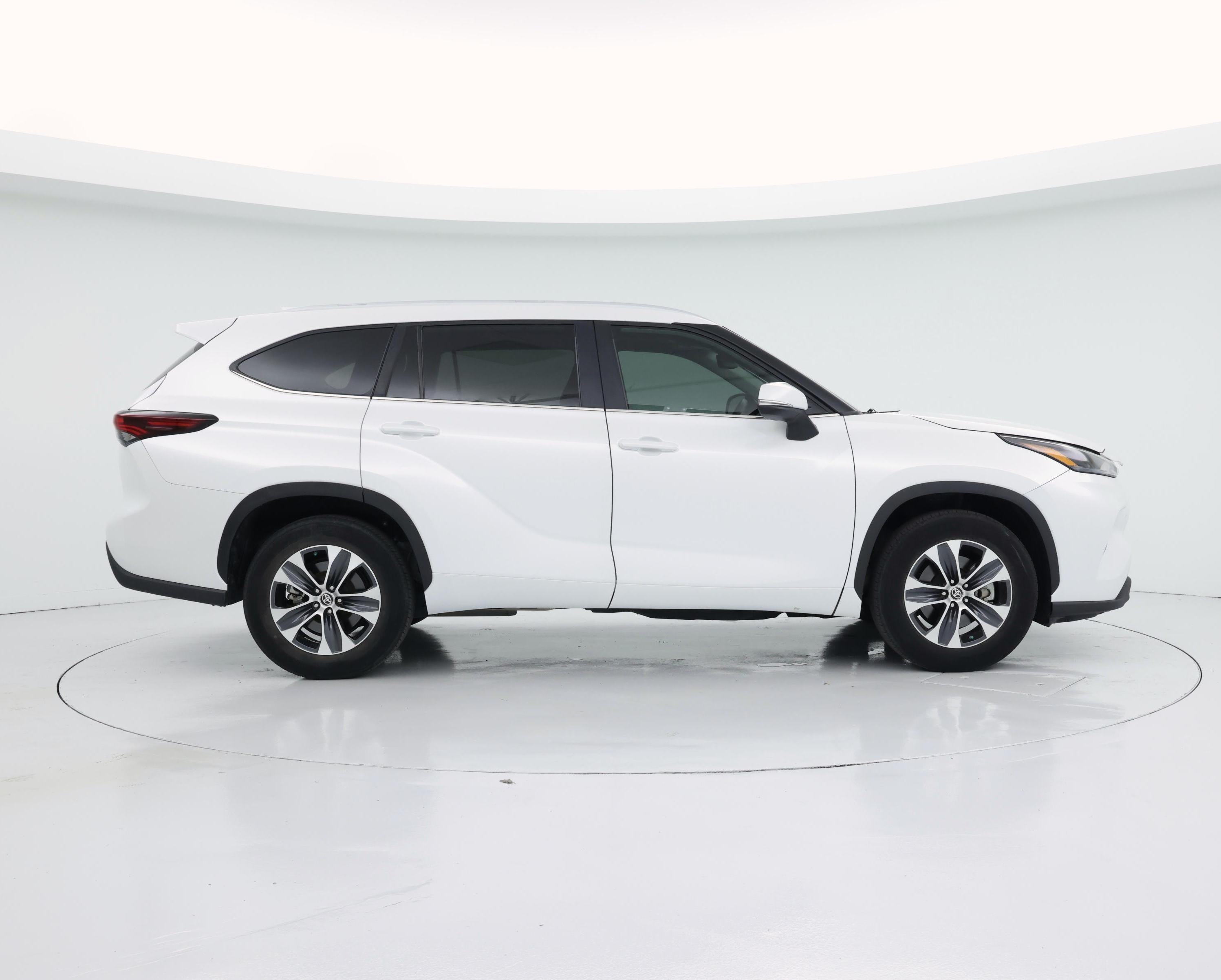 Thumbnail: 2024 Toyota Highlander - 7