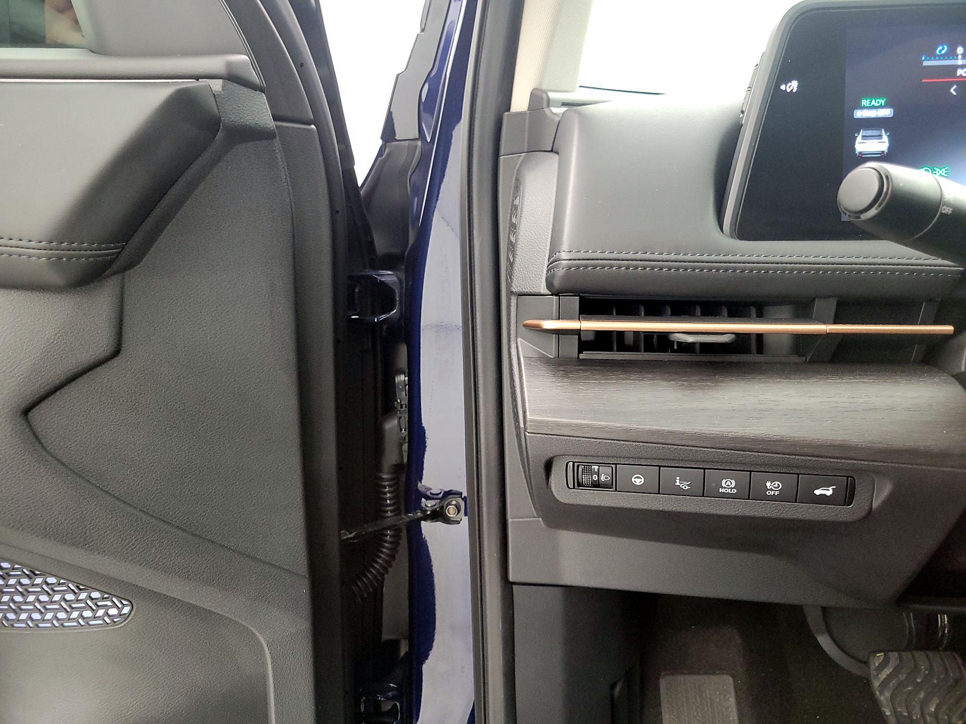 Thumbnail: 2025 Nissan Ariya - 13