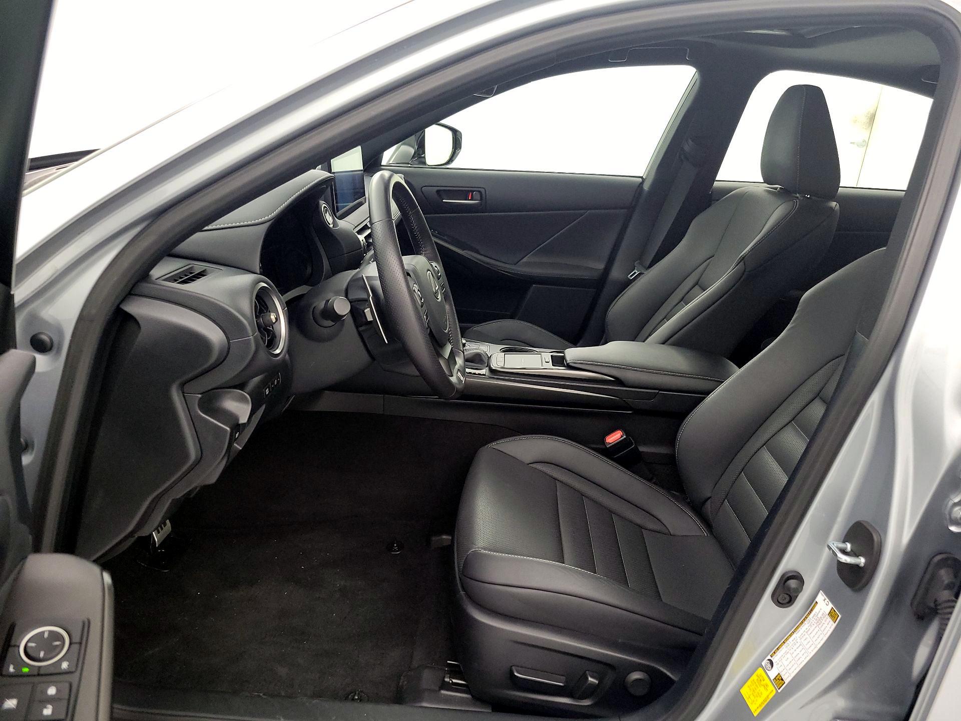 Thumbnail: 2022 Lexus IS - 11