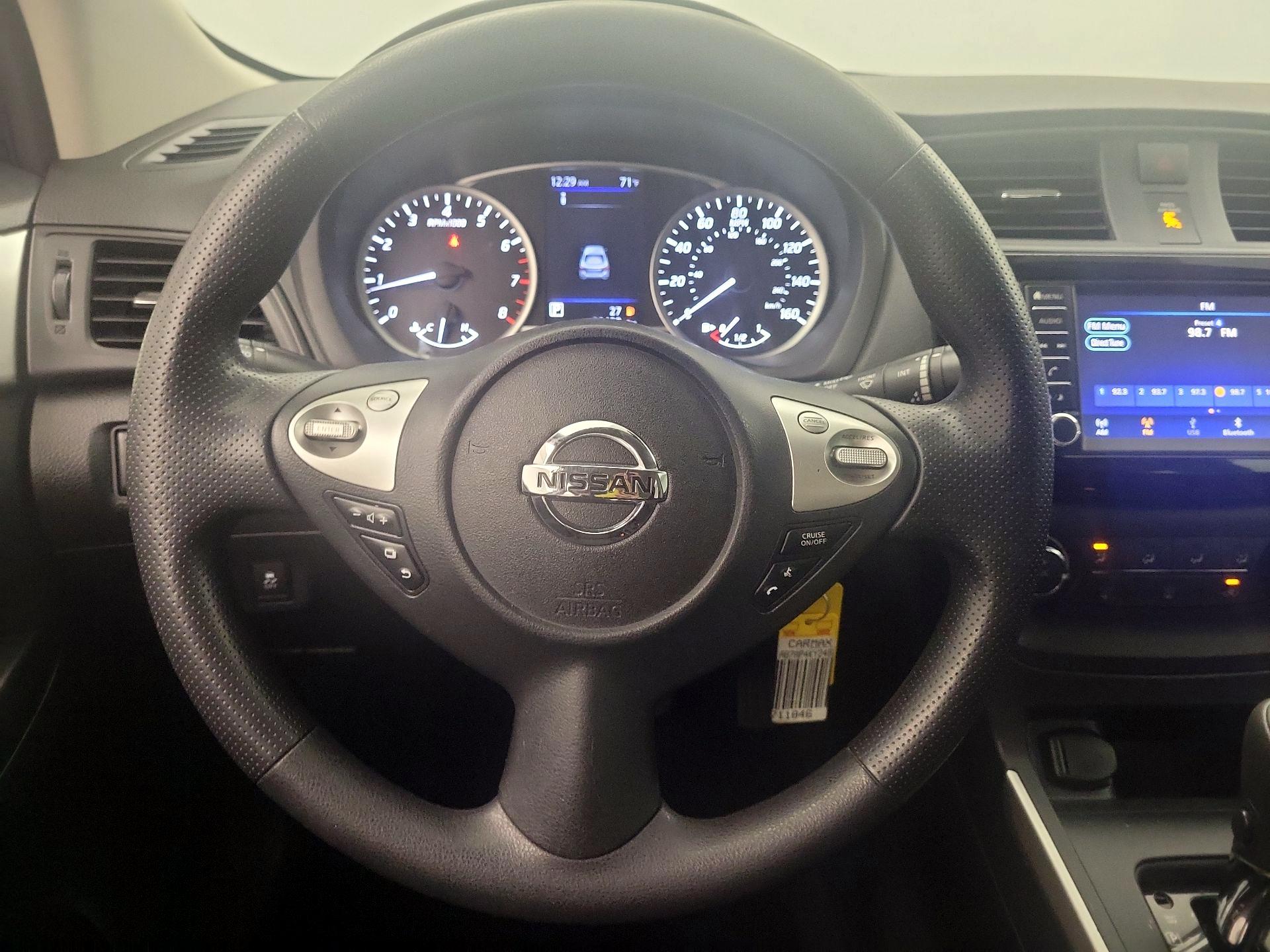 Thumbnail: 2019 Nissan Sentra - 10