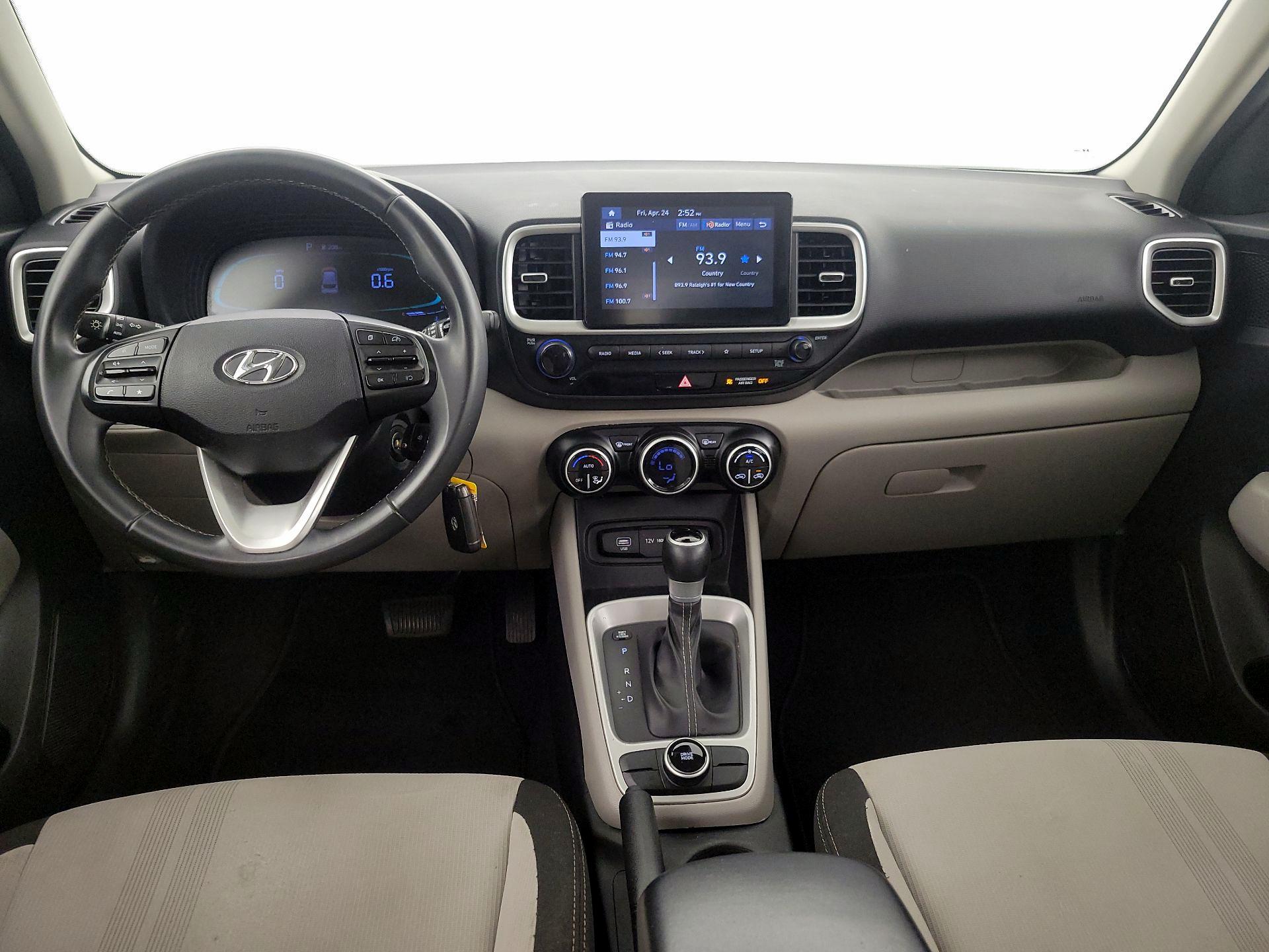 Thumbnail: 2023 Hyundai Venue - 9