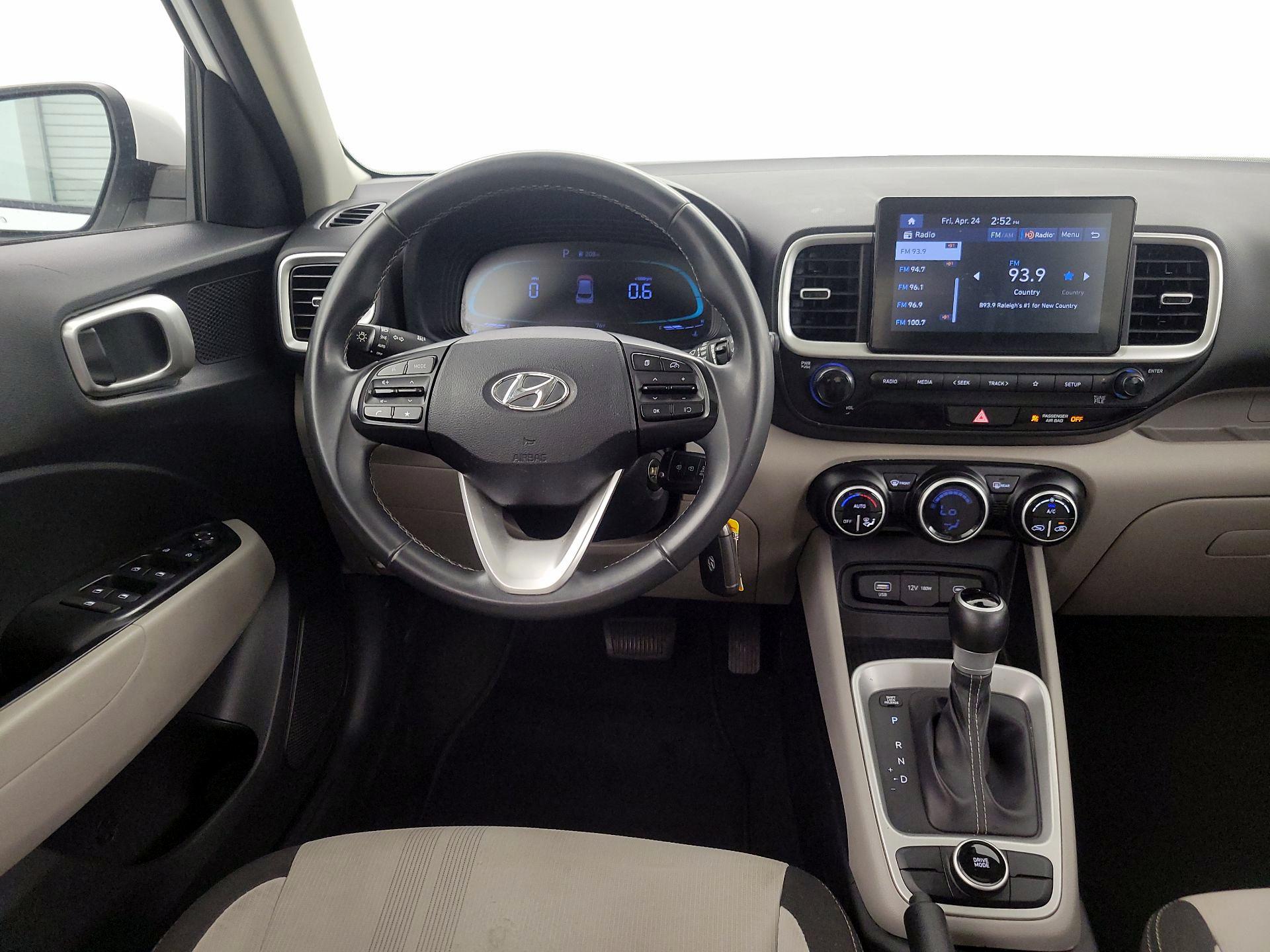 Thumbnail: 2023 Hyundai Venue - 10