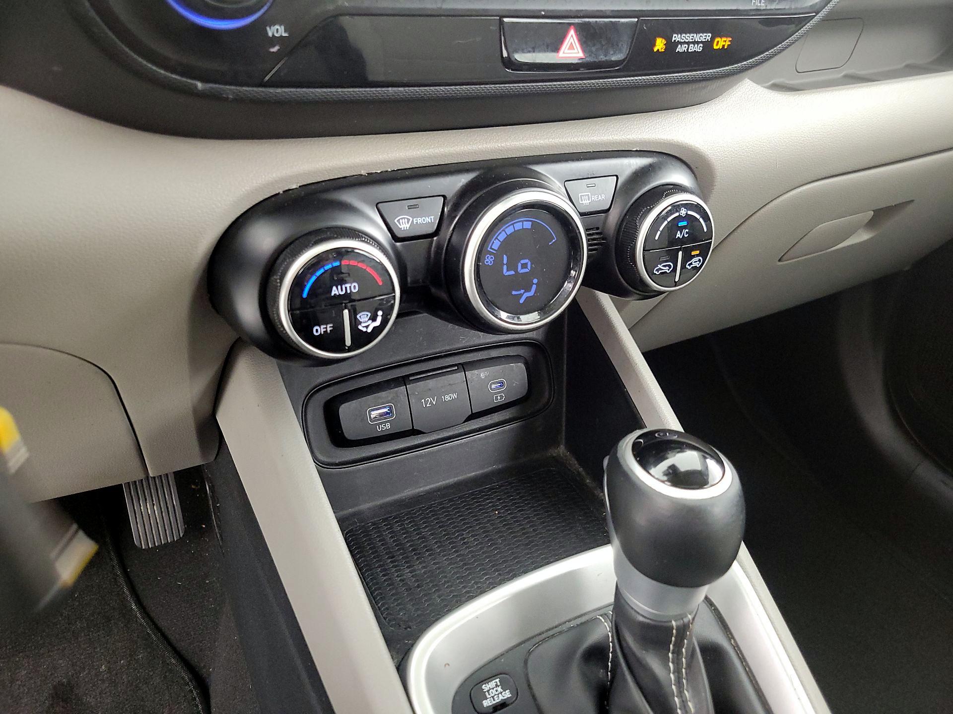 Thumbnail: 2023 Hyundai Venue - 16