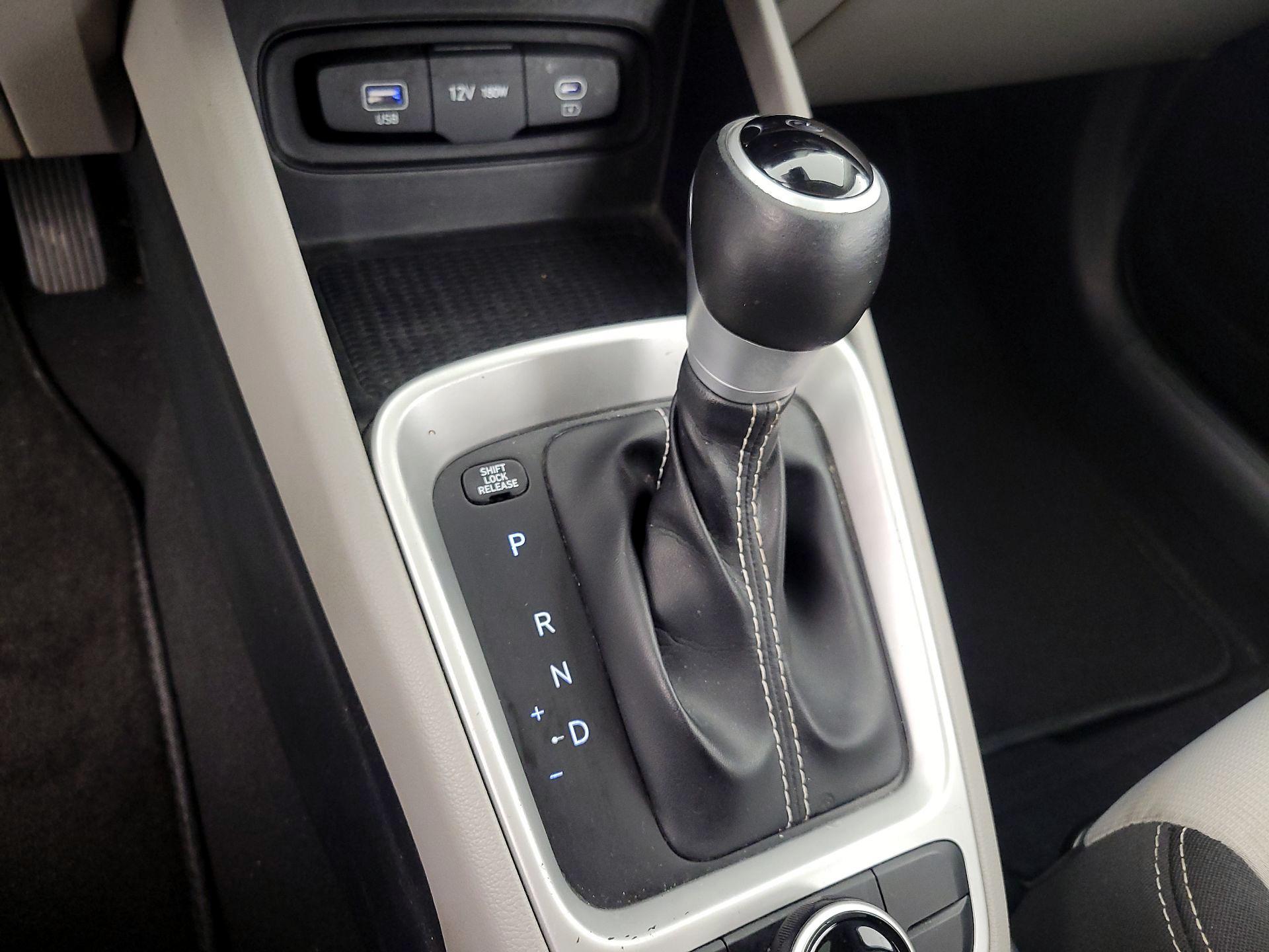 Thumbnail: 2023 Hyundai Venue - 17