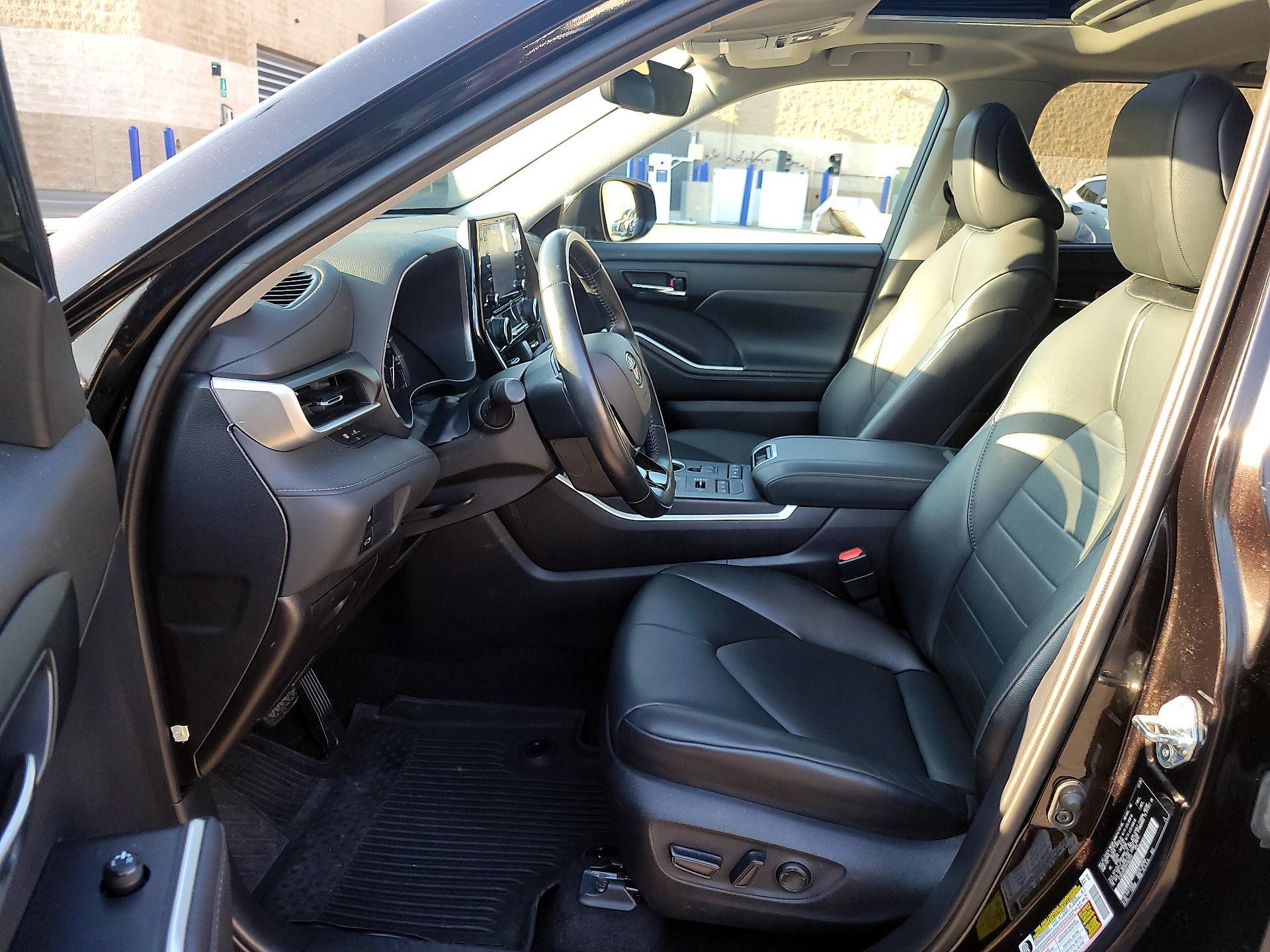 Thumbnail: 2021 Toyota Highlander - 9
