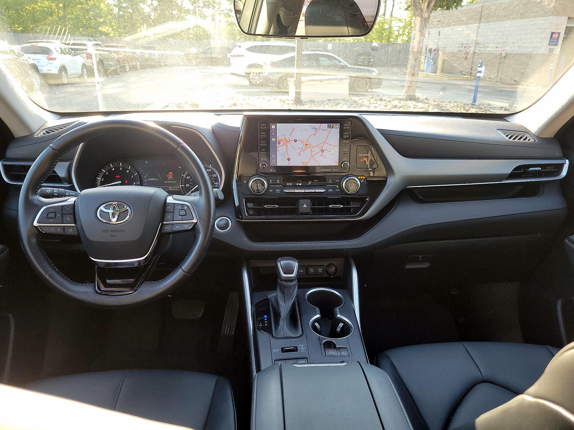 Thumbnail: 2021 Toyota Highlander - 8