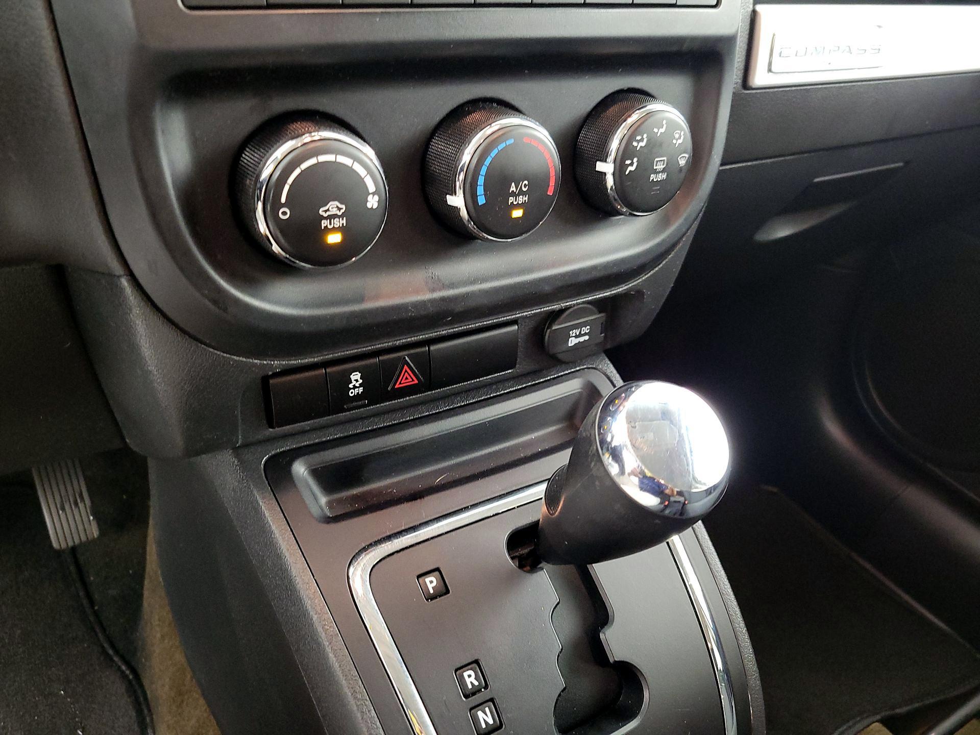 Thumbnail: 2016 Jeep Compass - 14