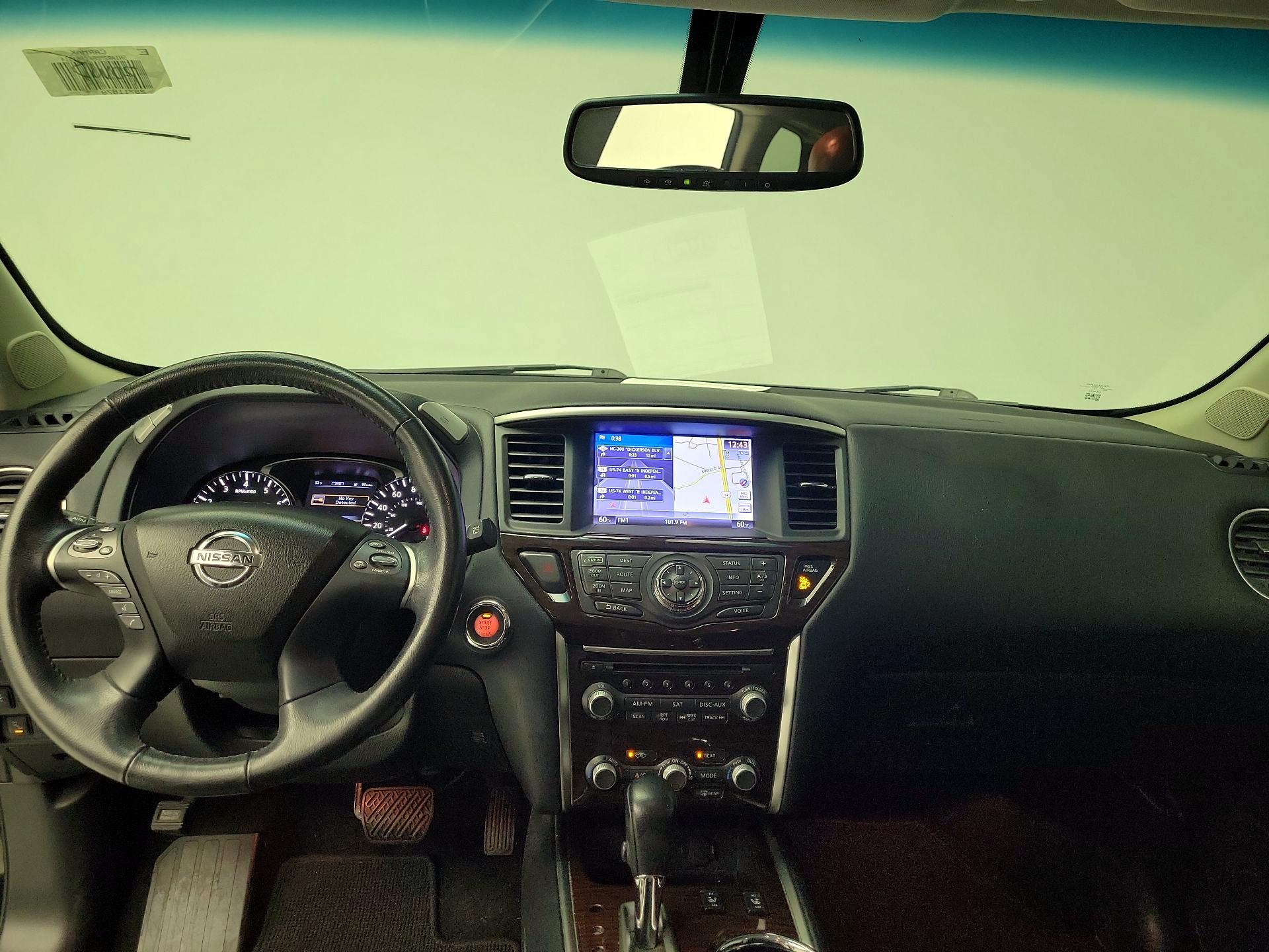 Thumbnail: 2015 Nissan Pathfinder - 9