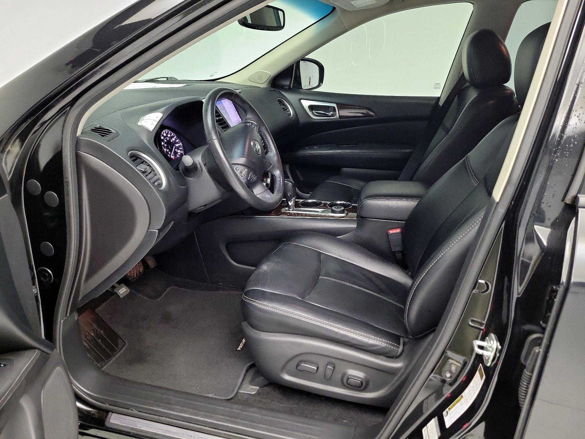 Thumbnail: 2015 Nissan Pathfinder - 11