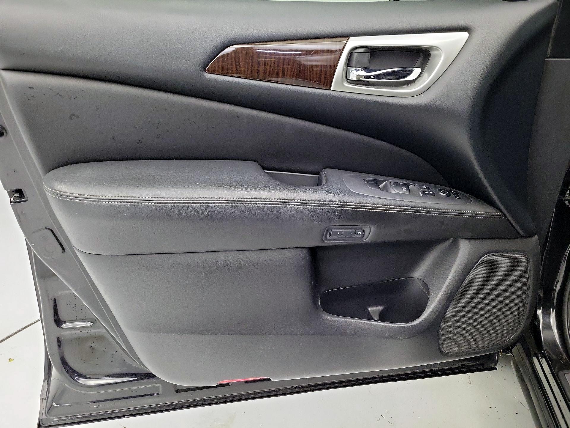 Thumbnail: 2015 Nissan Pathfinder - 12