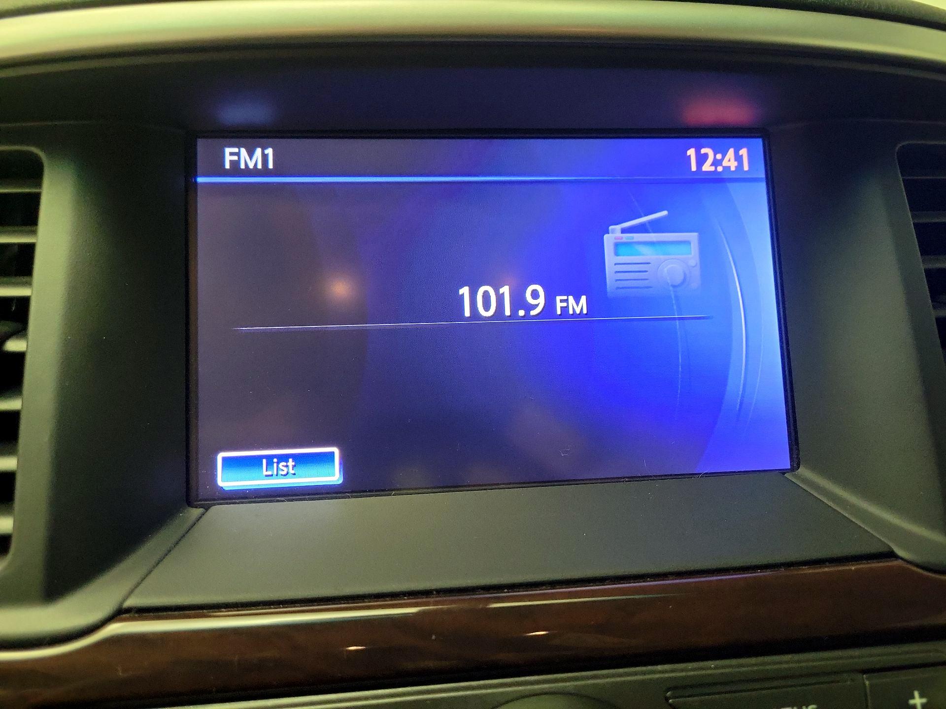 Thumbnail: 2015 Nissan Pathfinder - 16
