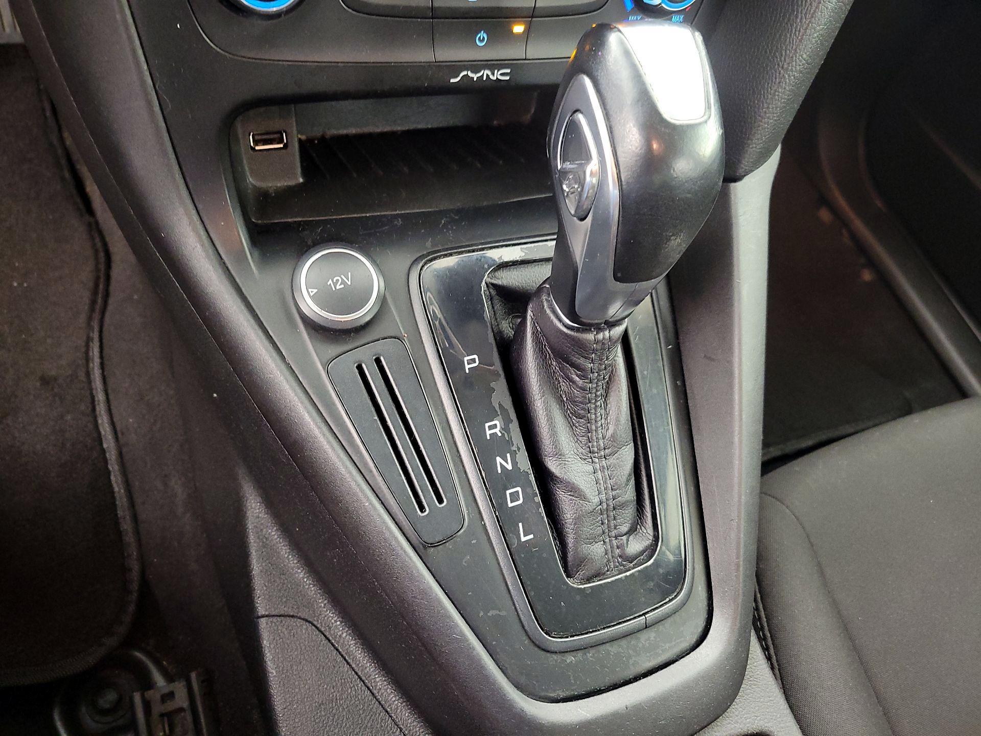 Thumbnail: 2015 Ford Focus - 17