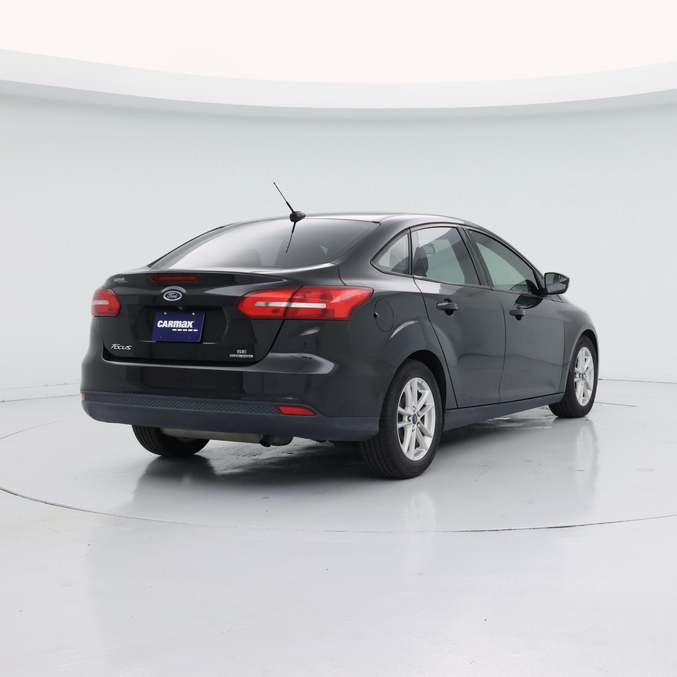 Thumbnail: 2015 Ford Focus - 8