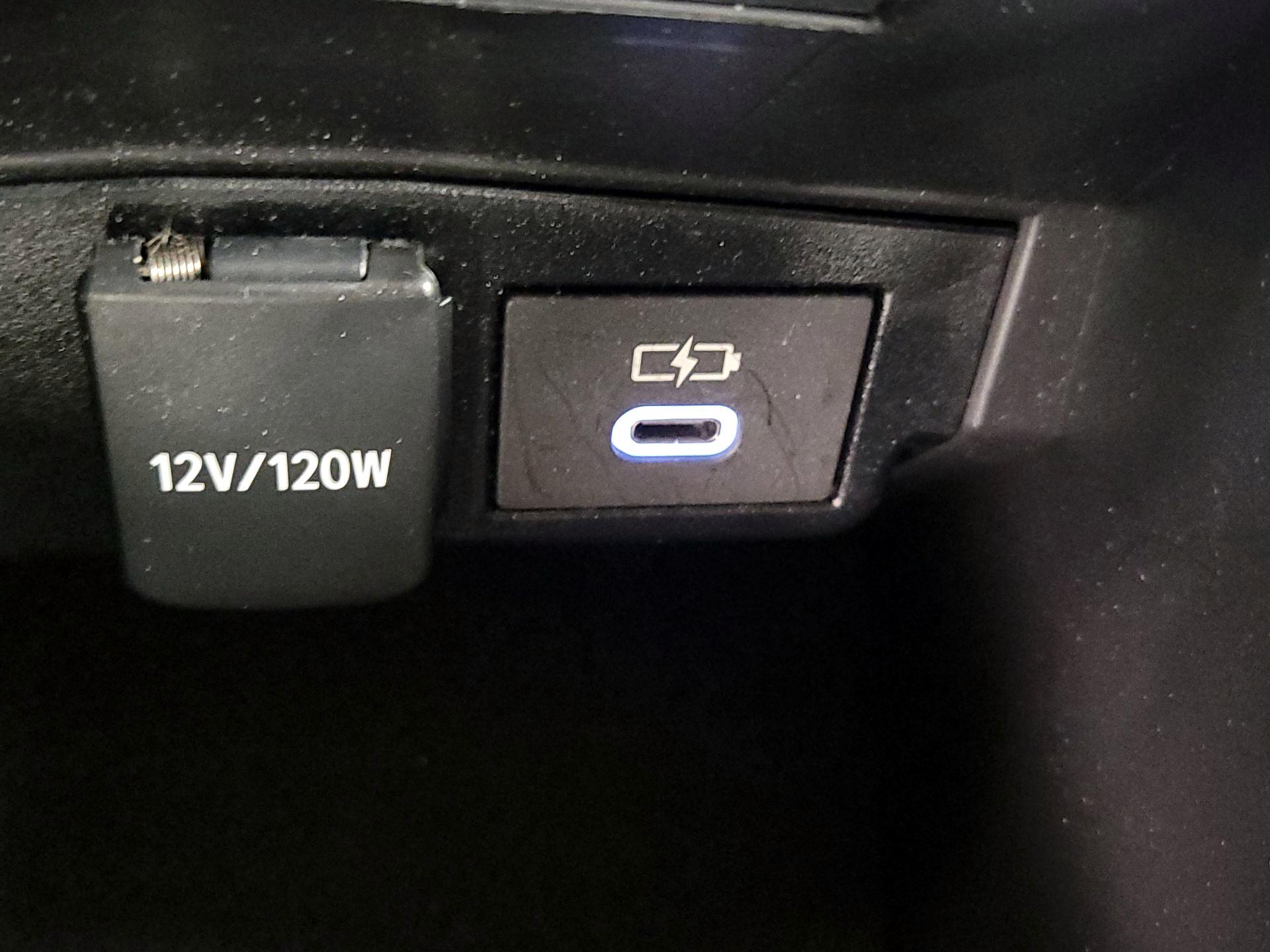 Thumbnail: 2025 Toyota Corolla - 18