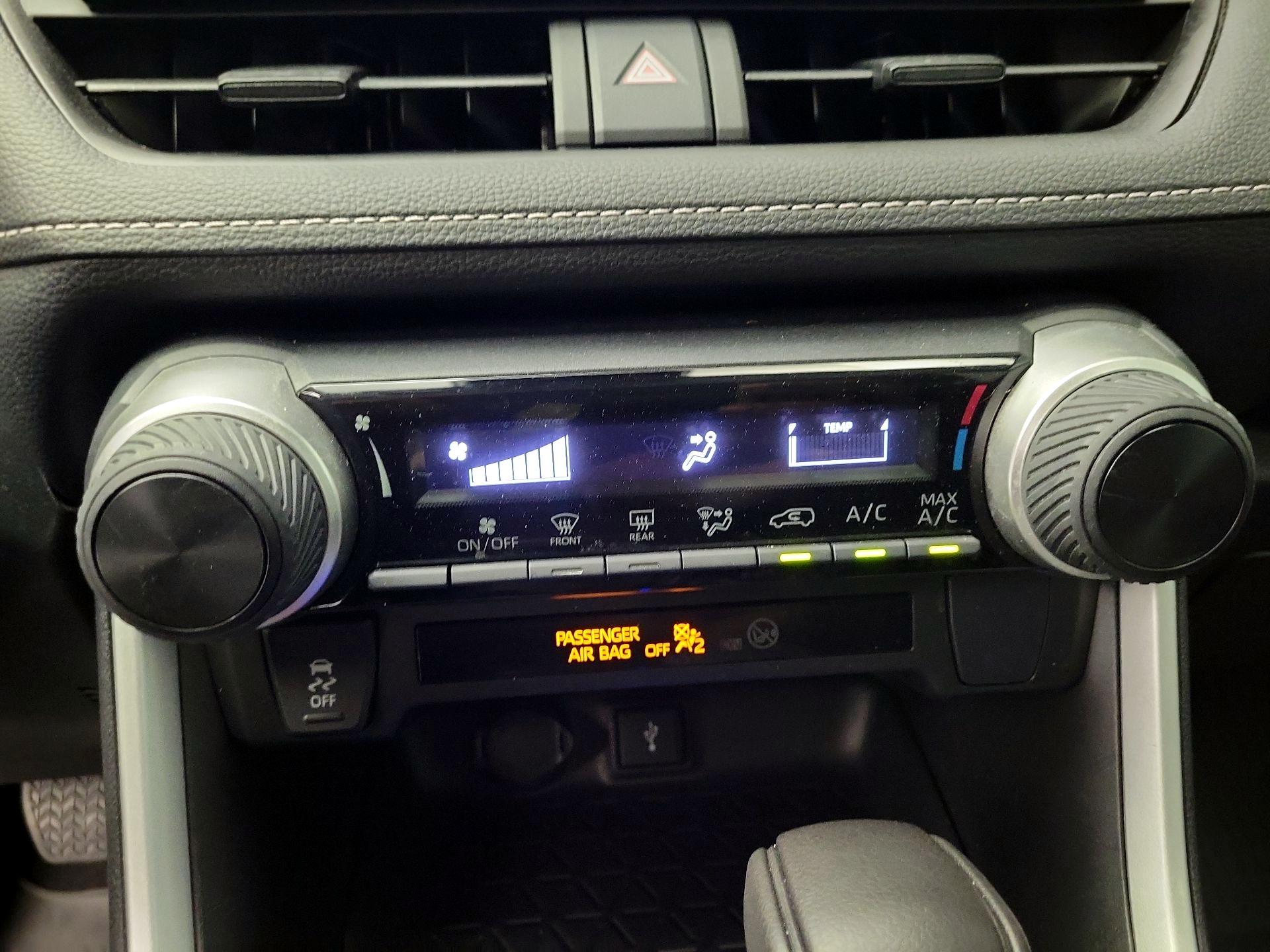 Thumbnail: 2022 Toyota RAV4 - 16