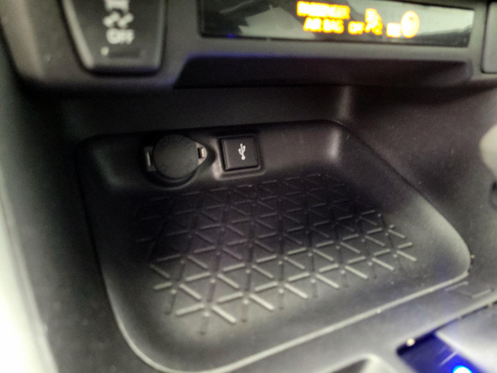 Thumbnail: 2022 Toyota RAV4 - 18