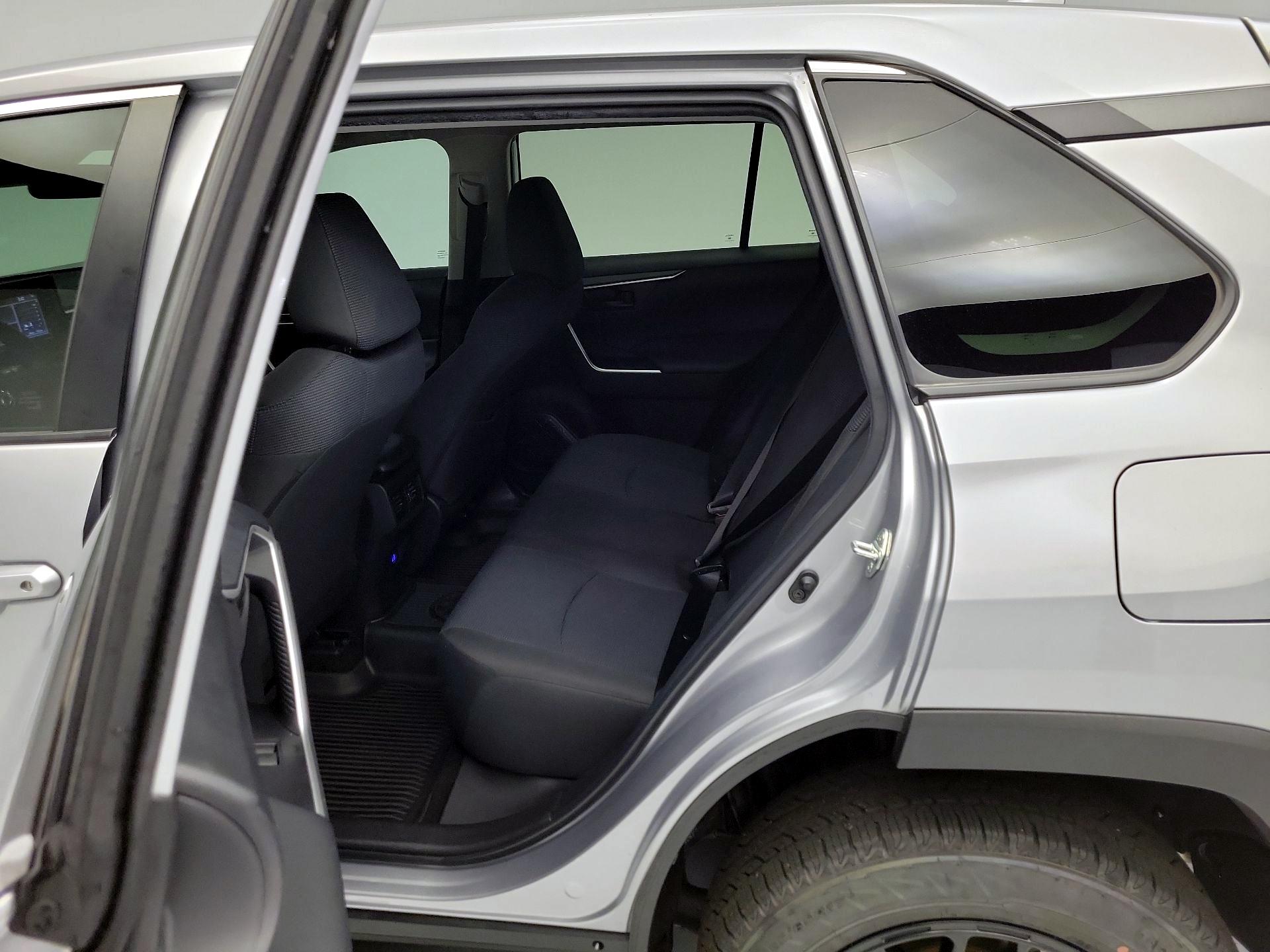 Thumbnail: 2022 Toyota RAV4 - 19