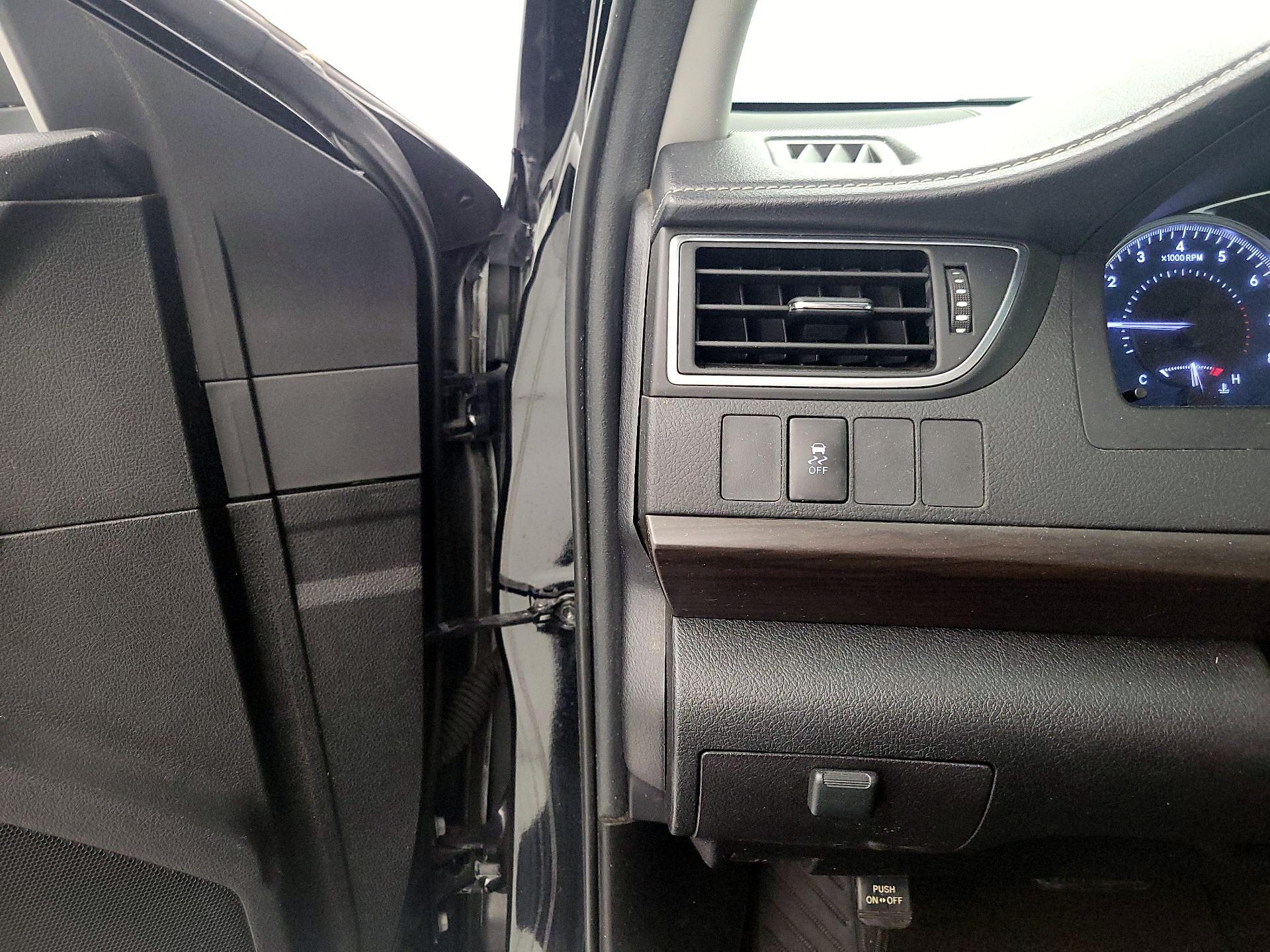 Thumbnail: 2017 Toyota Camry - 13