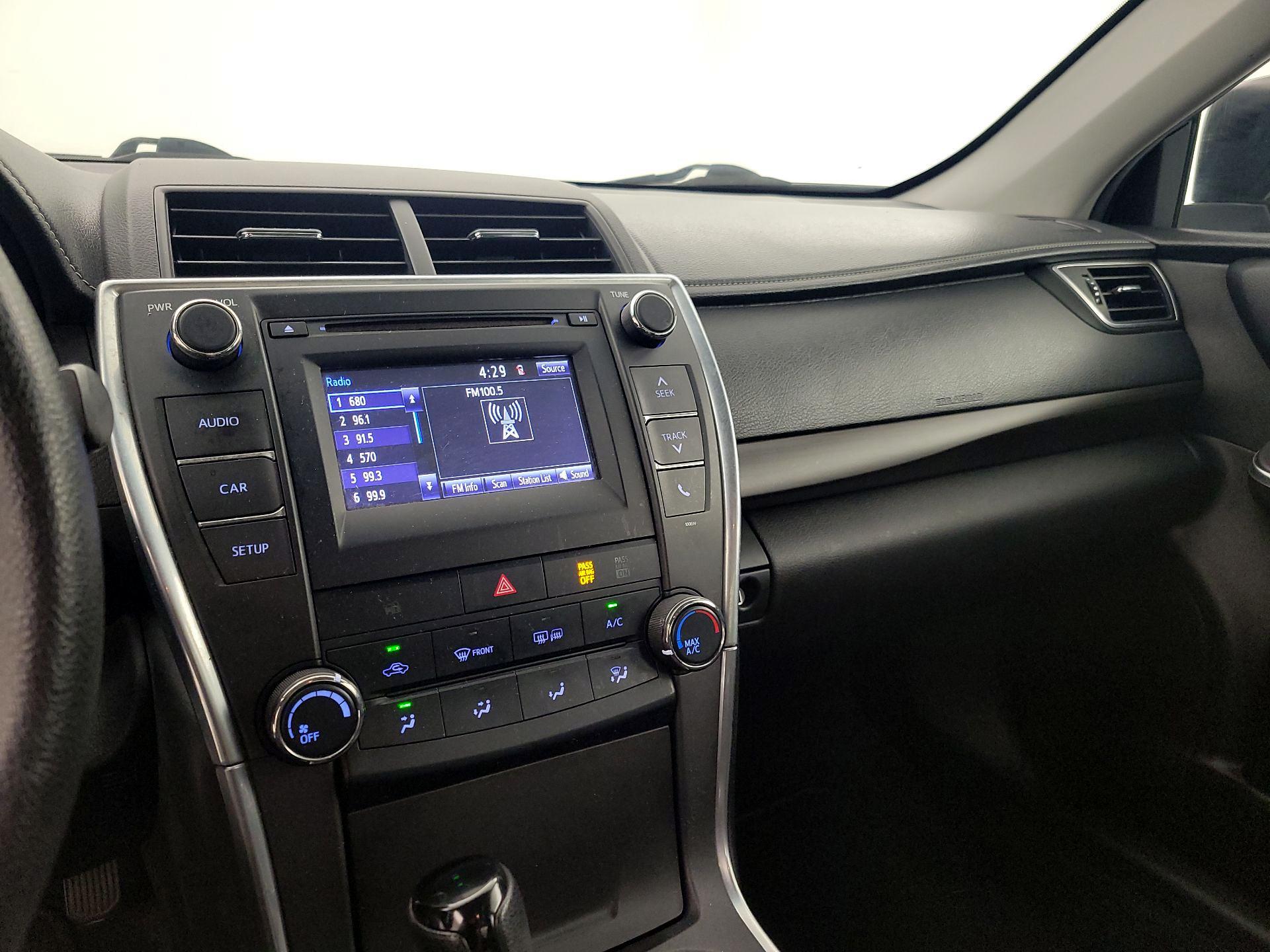 Thumbnail: 2017 Toyota Camry - 15