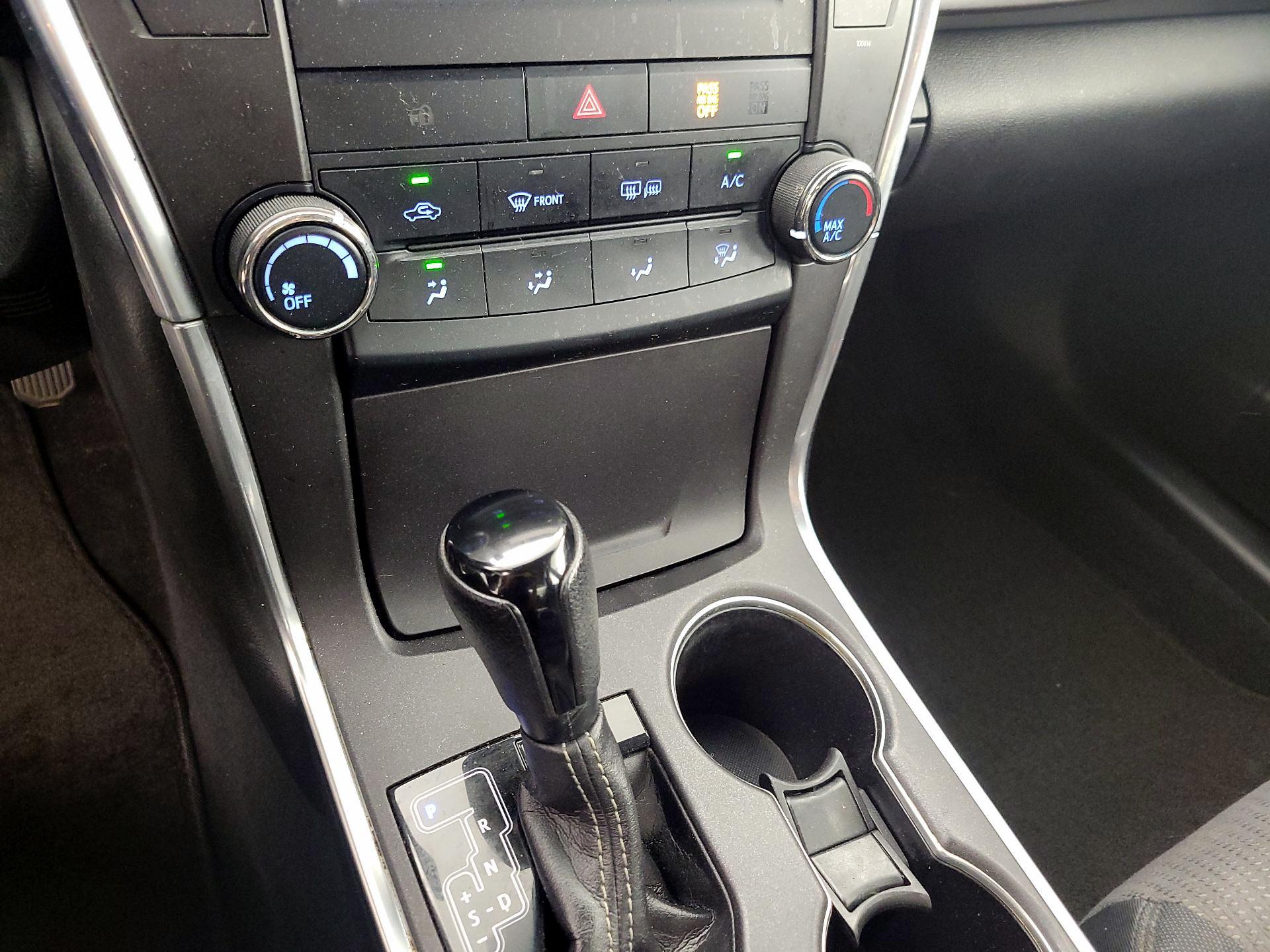 Thumbnail: 2017 Toyota Camry - 16