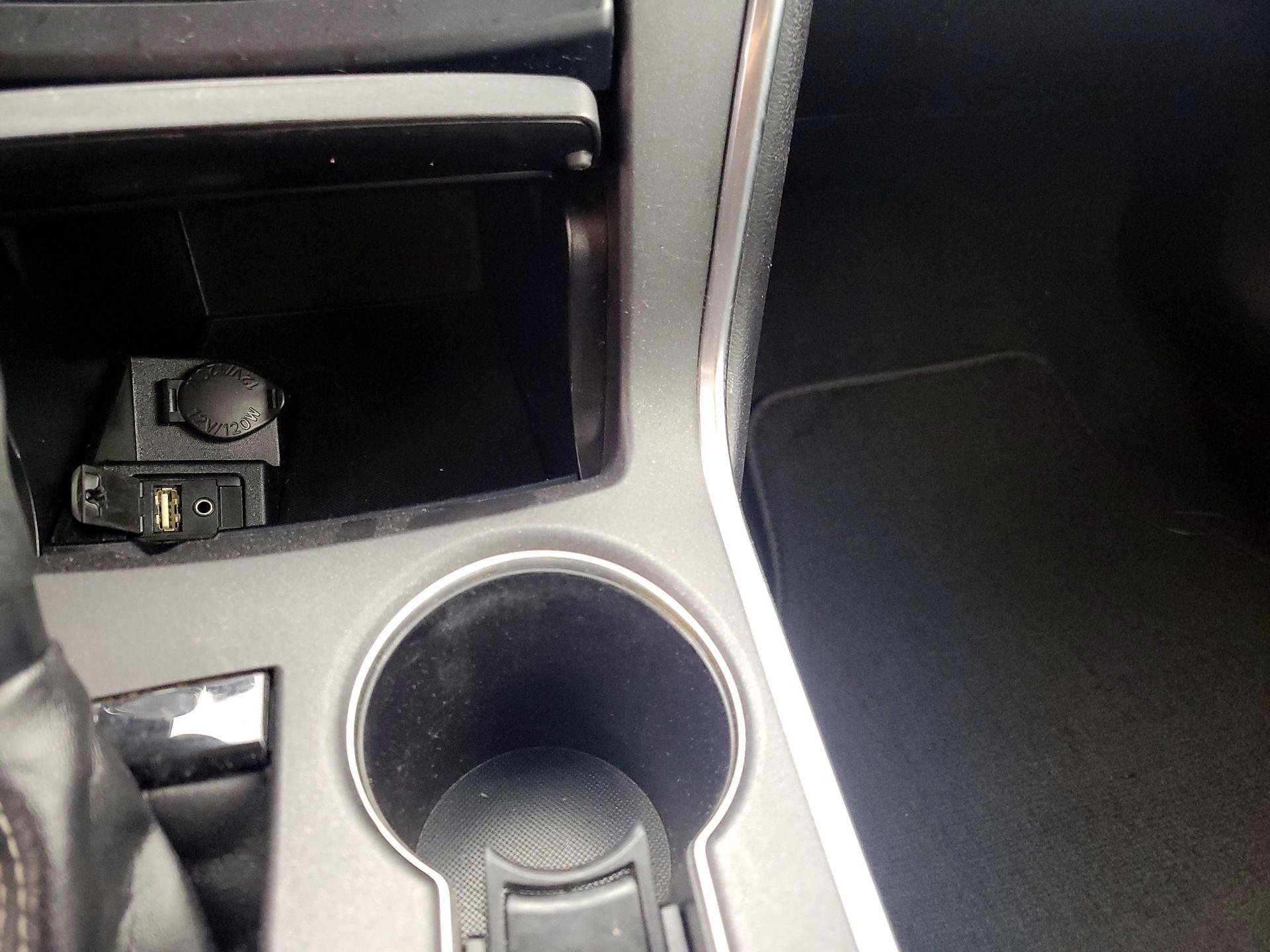 Thumbnail: 2017 Toyota Camry - 18