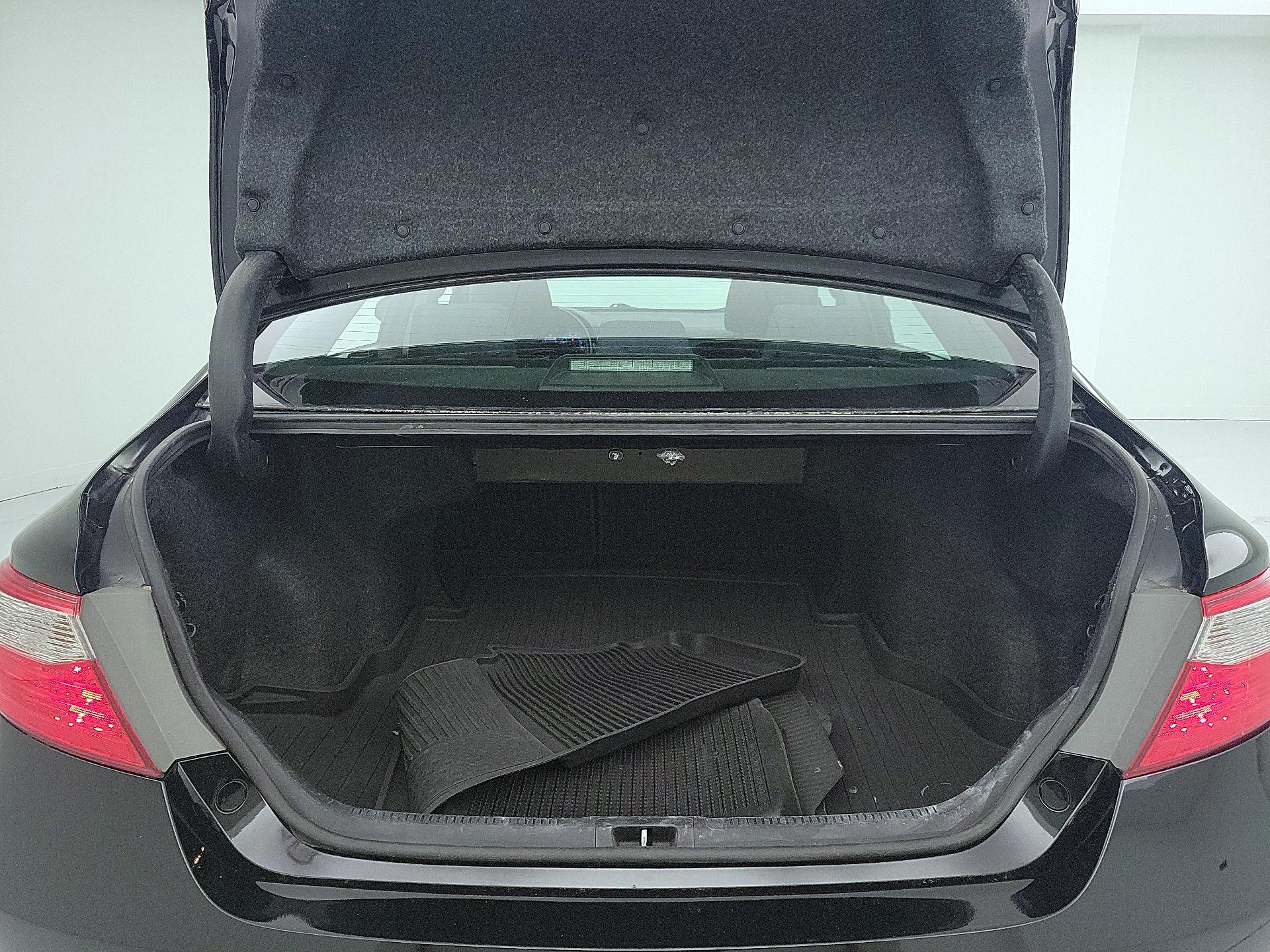 Thumbnail: 2017 Toyota Camry - 20