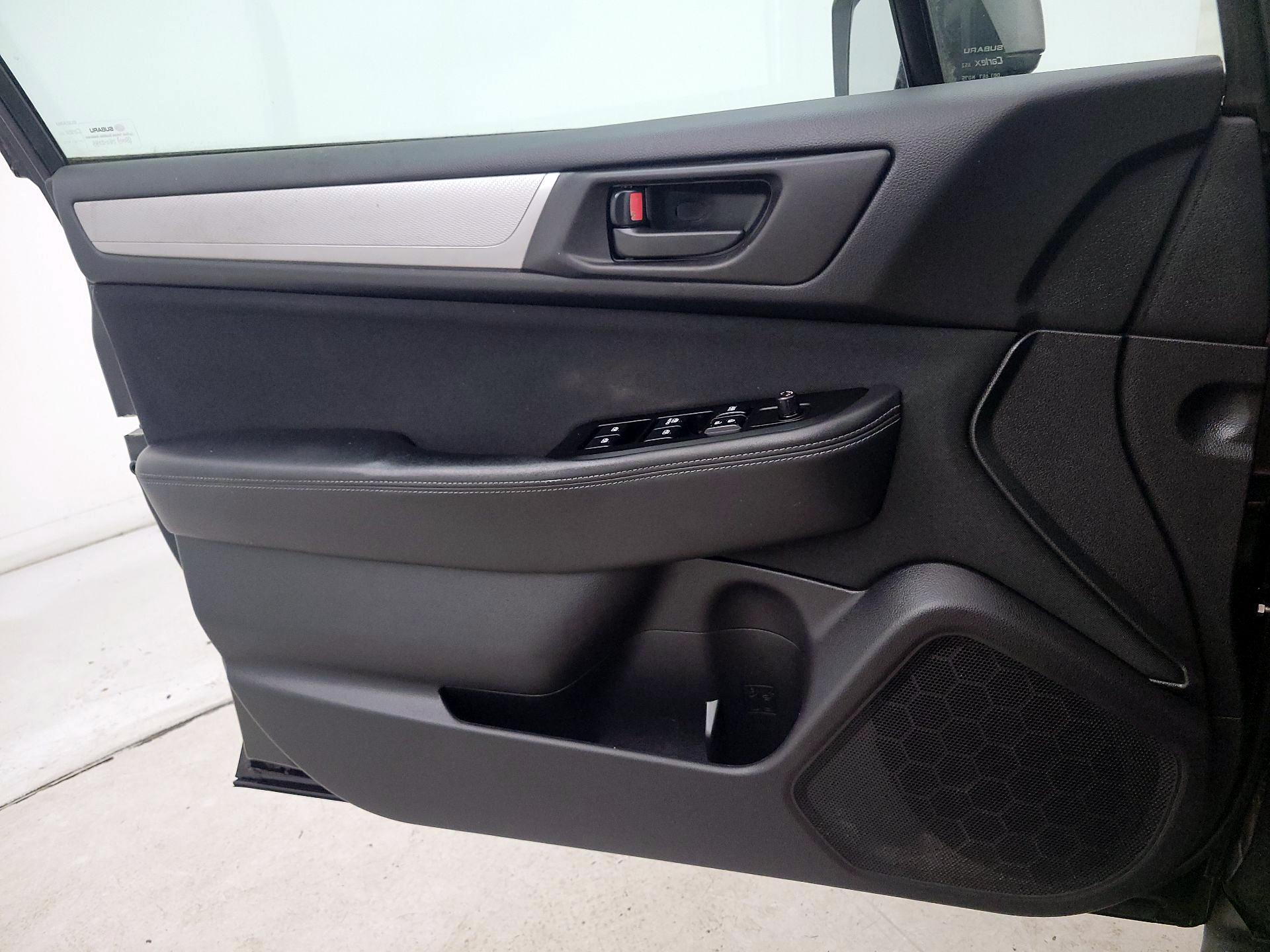 Thumbnail: 2015 Subaru Outback - 12