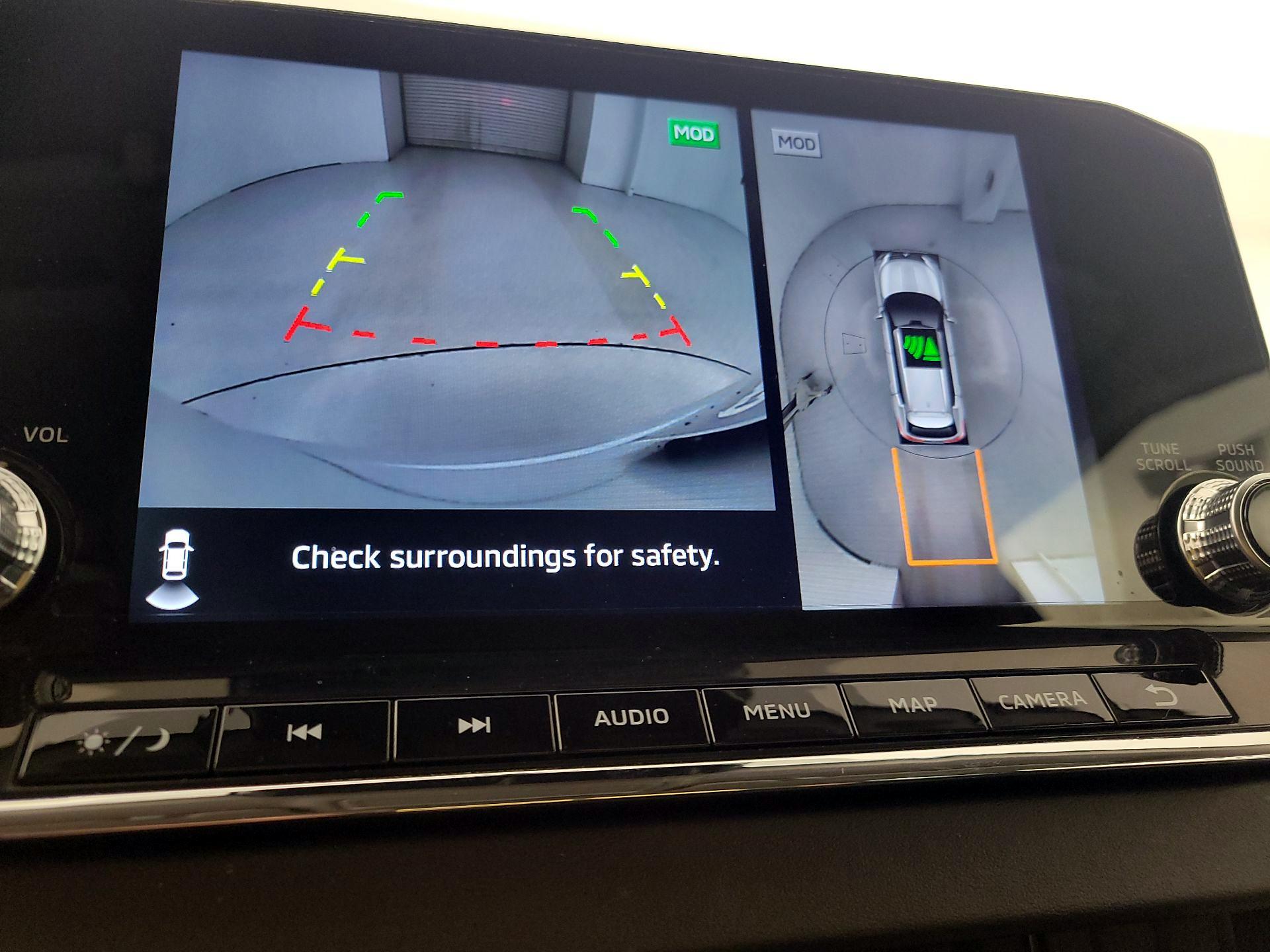 Thumbnail: 2023 Mitsubishi Outlander - 15