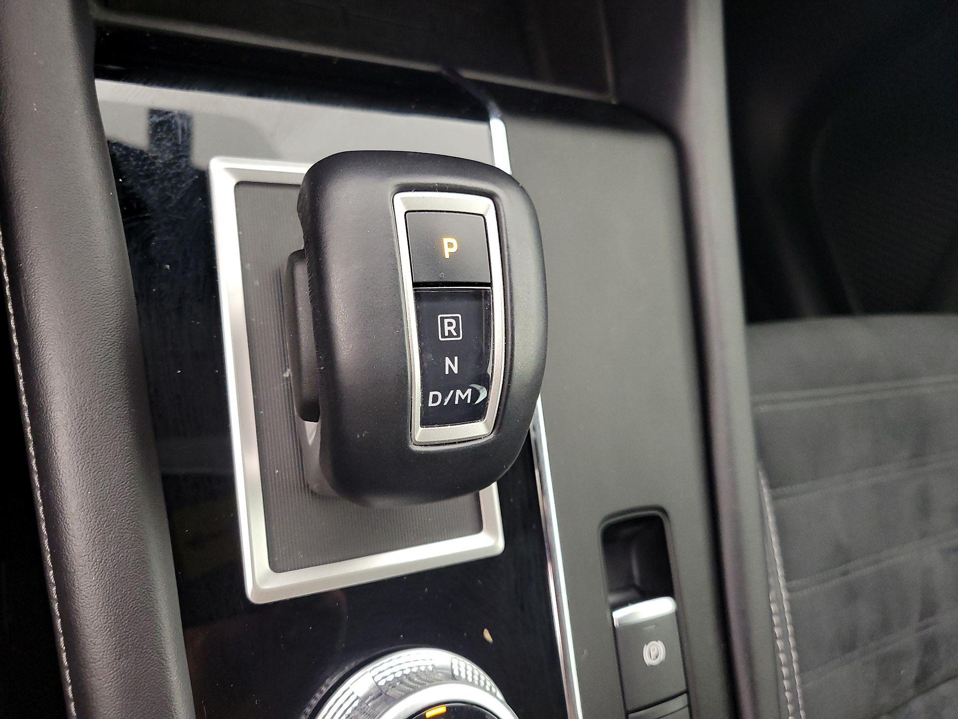 Thumbnail: 2023 Mitsubishi Outlander - 18