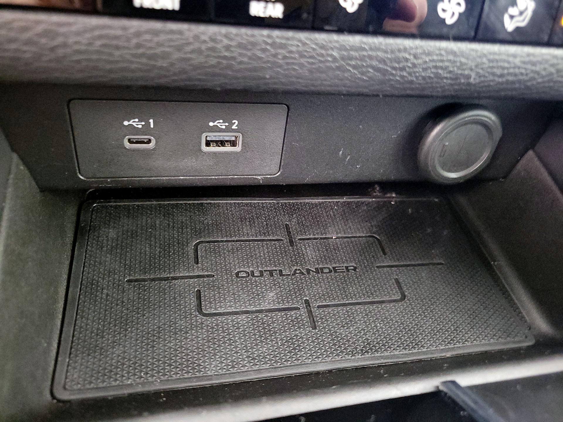 Thumbnail: 2023 Mitsubishi Outlander - 19