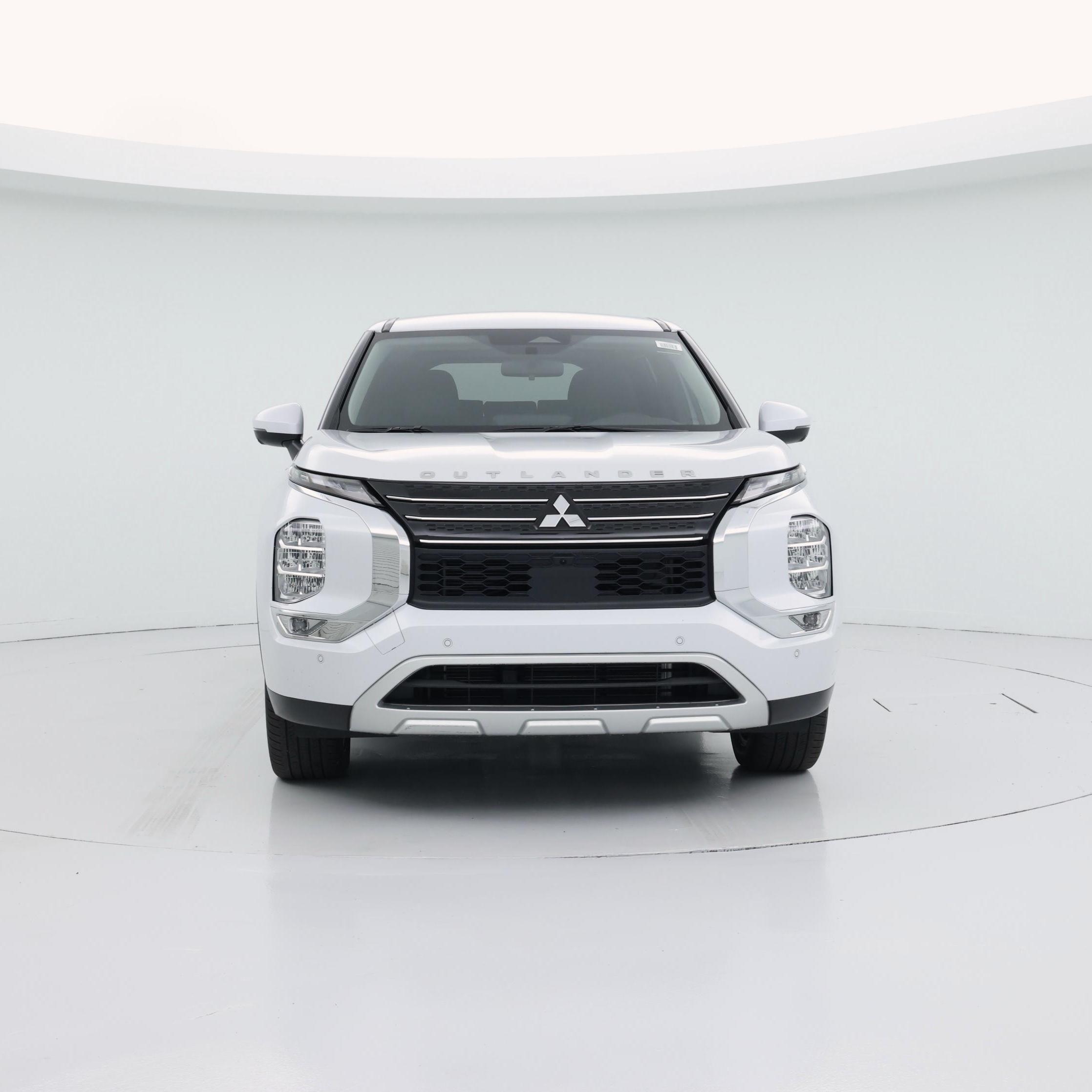 Thumbnail: 2023 Mitsubishi Outlander - 5