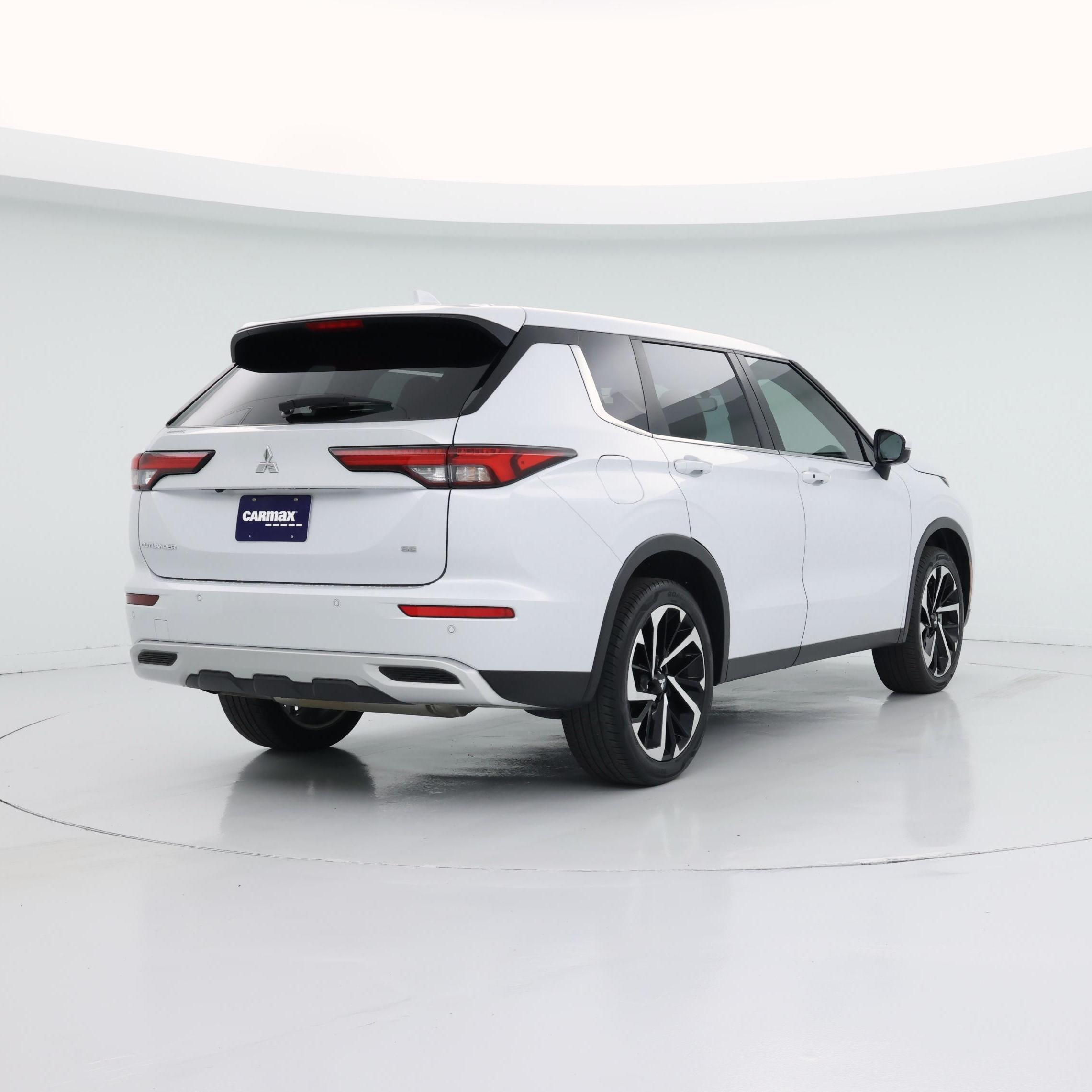 Thumbnail: 2023 Mitsubishi Outlander - 8